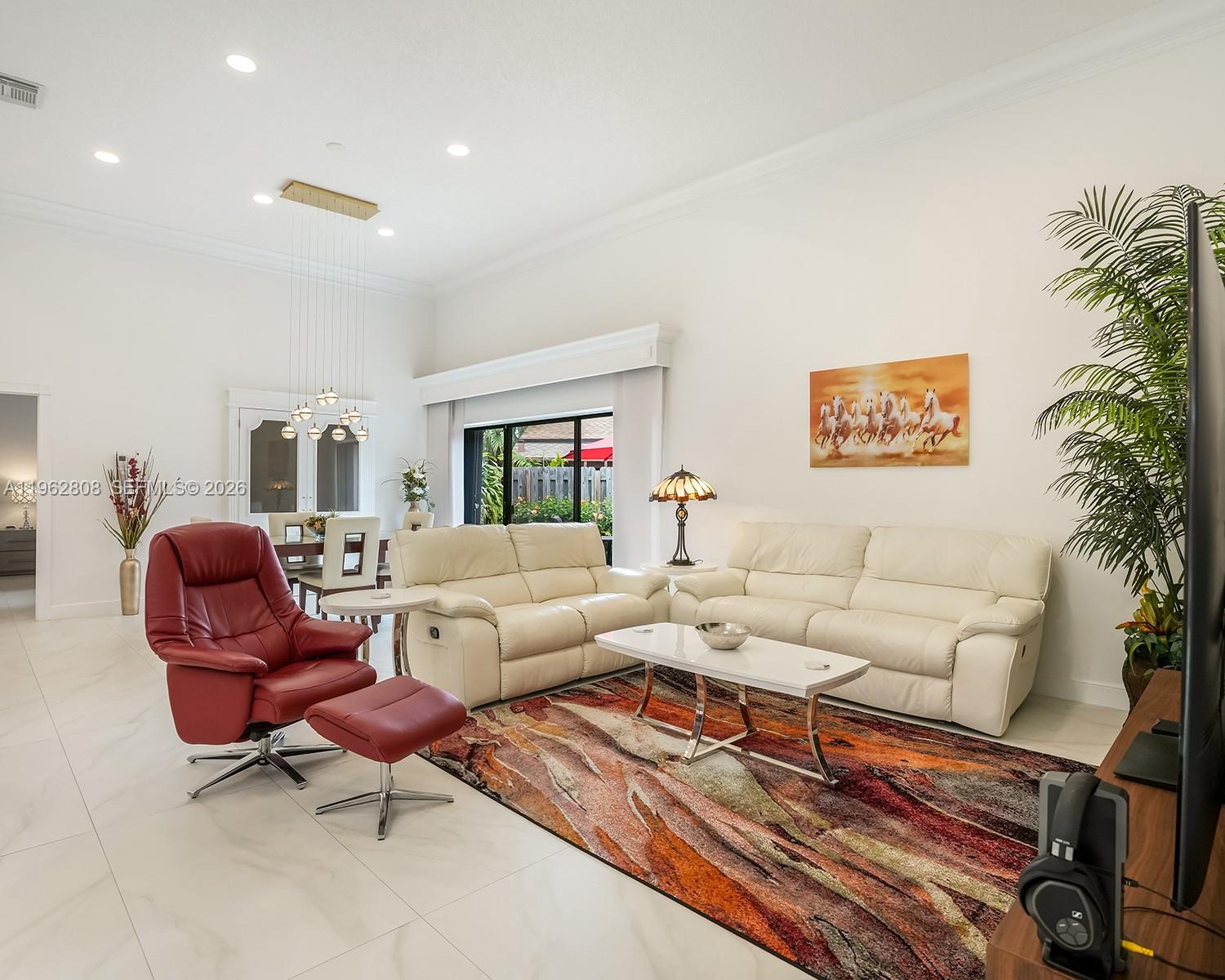 413 Leslie Dr Hallandale Beach, FL 33009