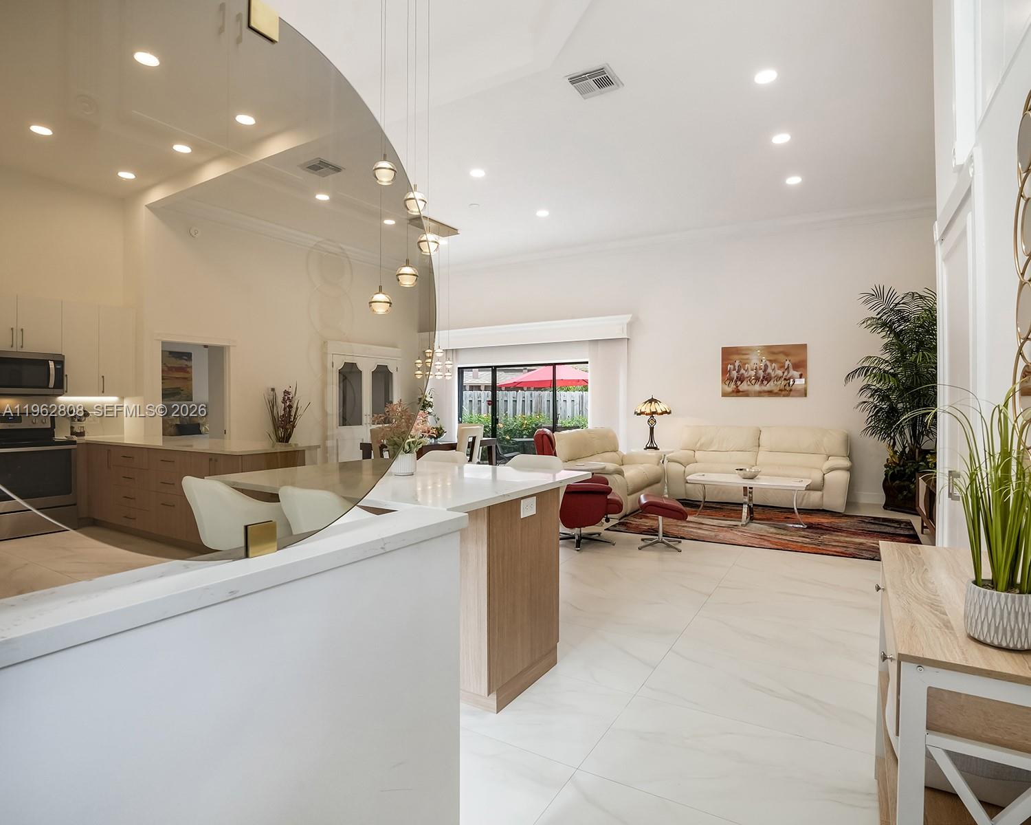 413 Leslie Dr Hallandale Beach, FL 33009