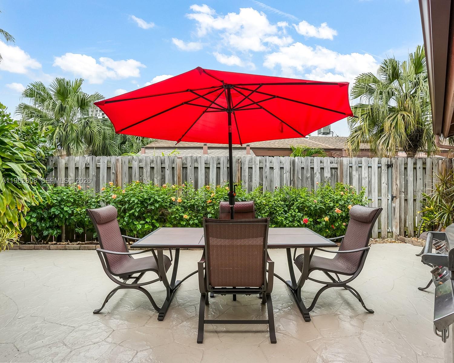 413 Leslie Dr Hallandale Beach, FL 33009