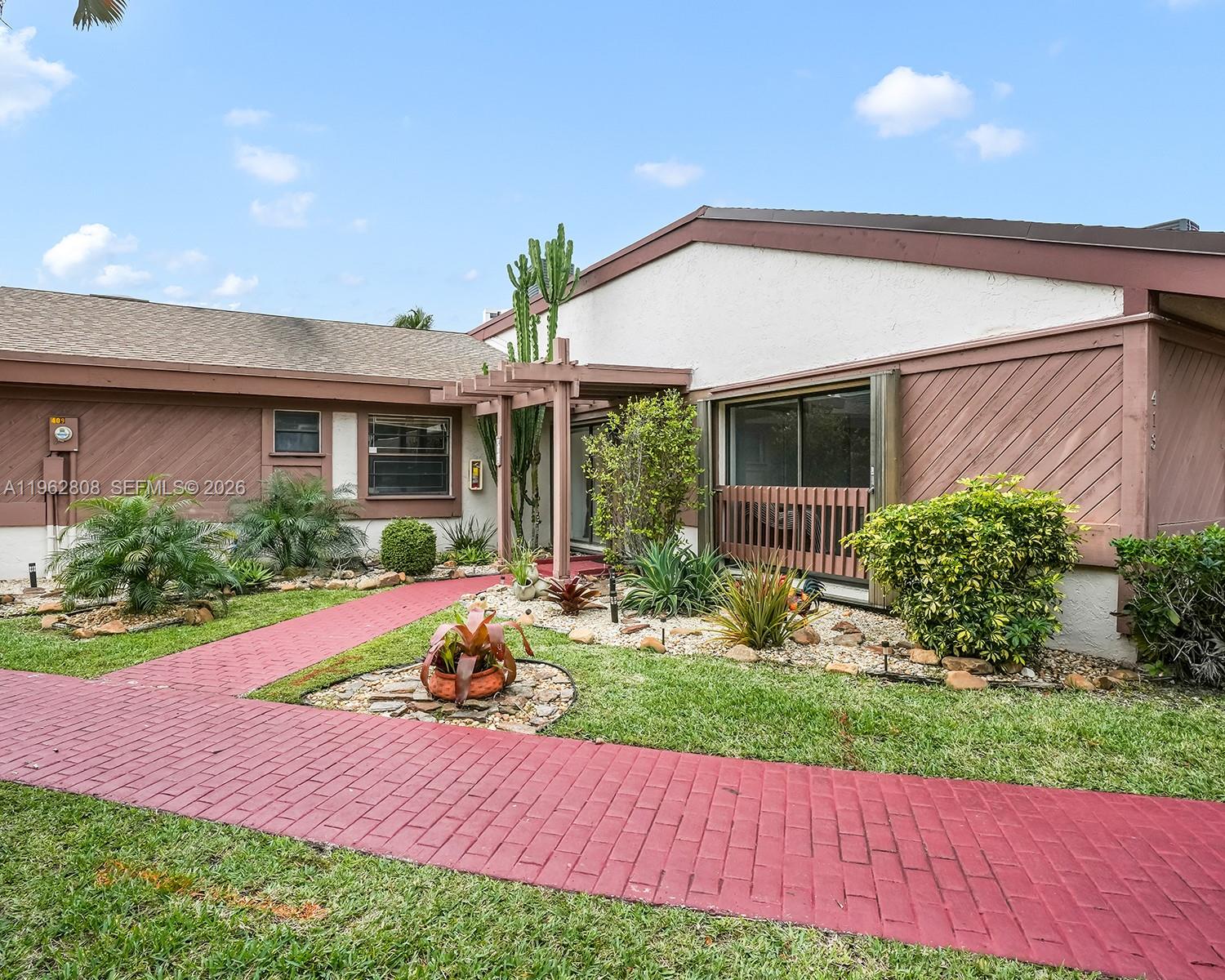 413 Leslie Dr Hallandale Beach, FL 33009