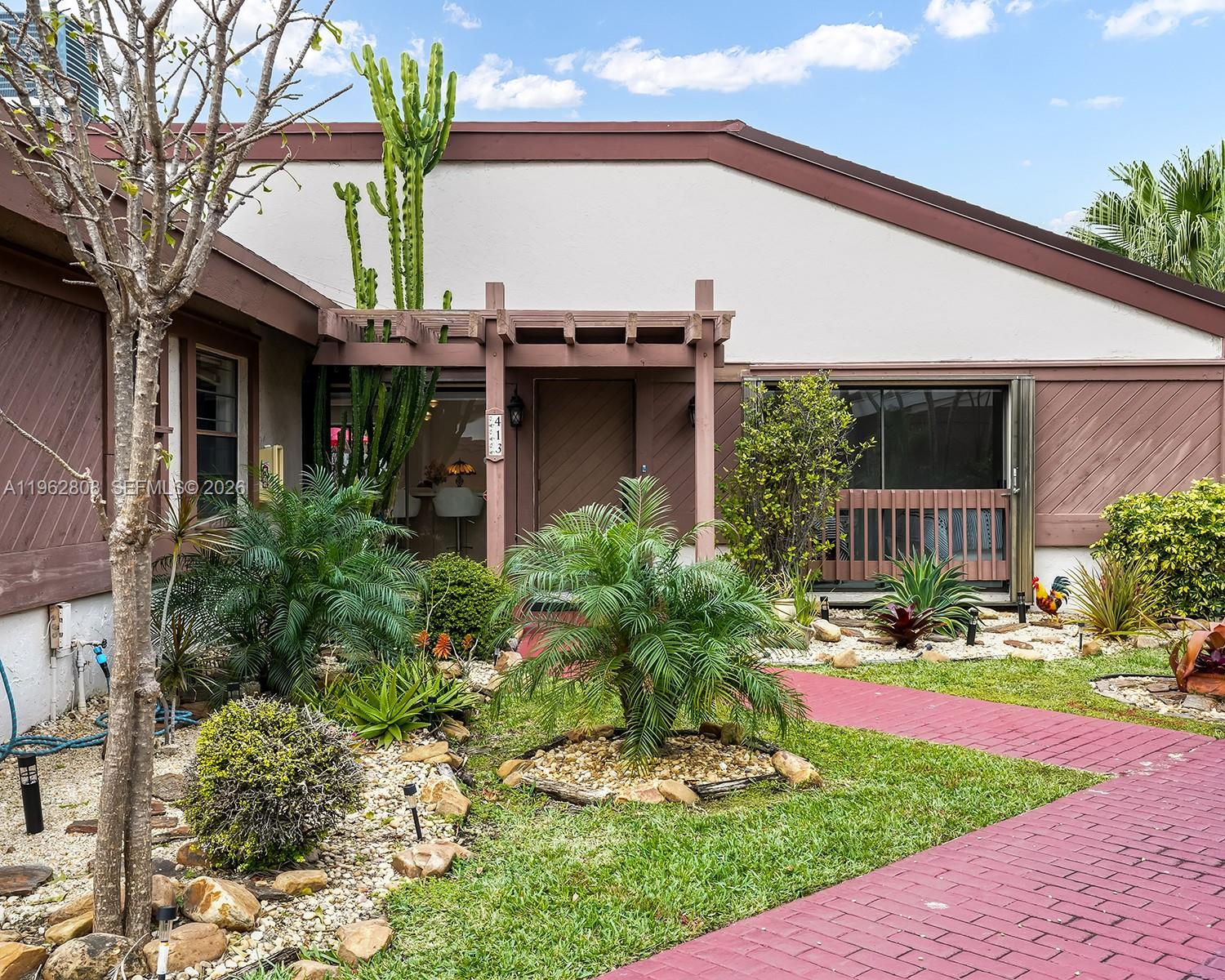 413 Leslie Dr Hallandale Beach, FL 33009