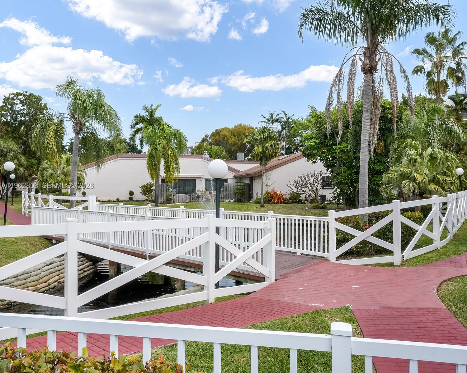 413 Leslie Dr Hallandale Beach, FL 33009