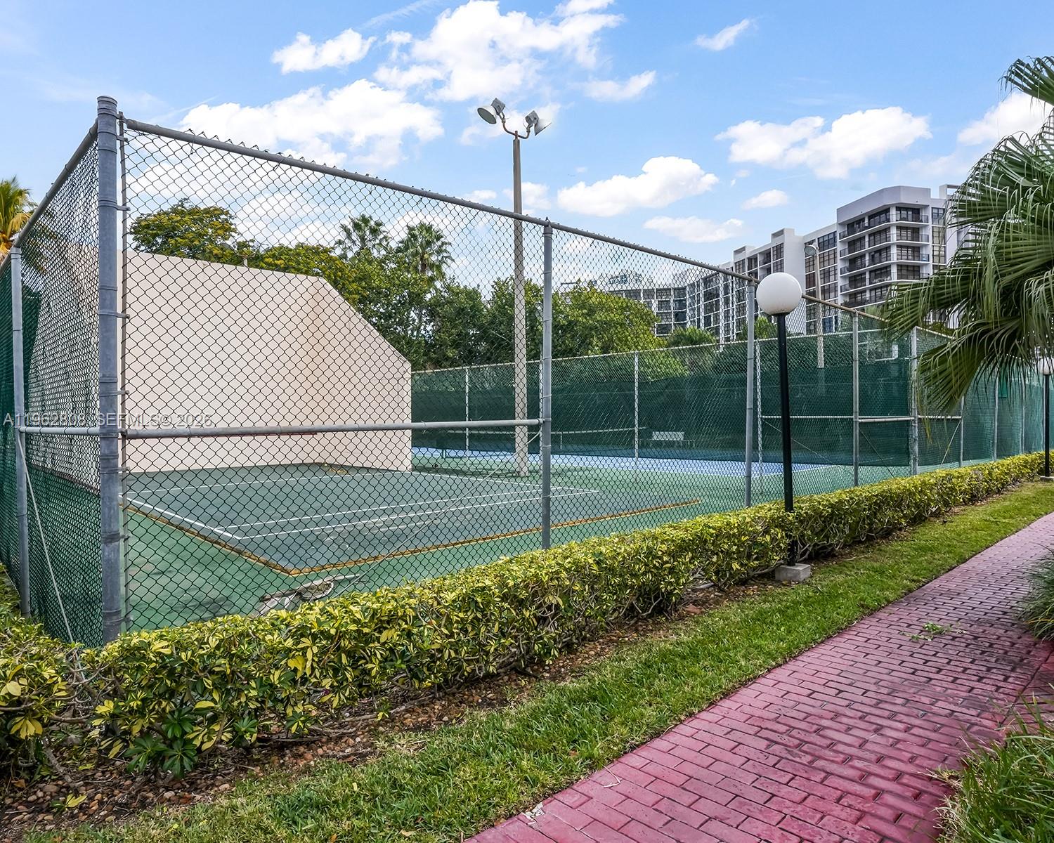 413 Leslie Dr Hallandale Beach, FL 33009