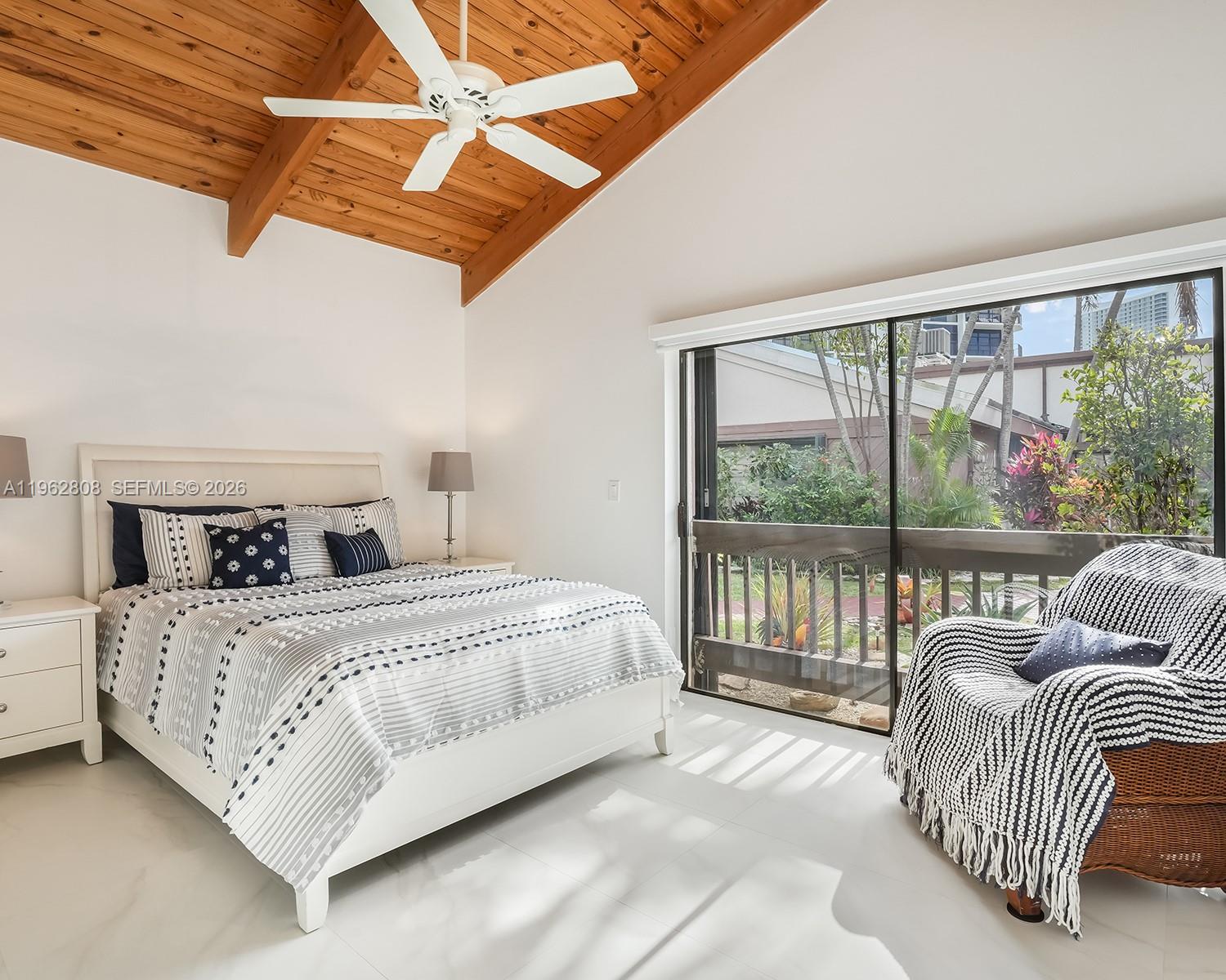 413 Leslie Dr Hallandale Beach, FL 33009