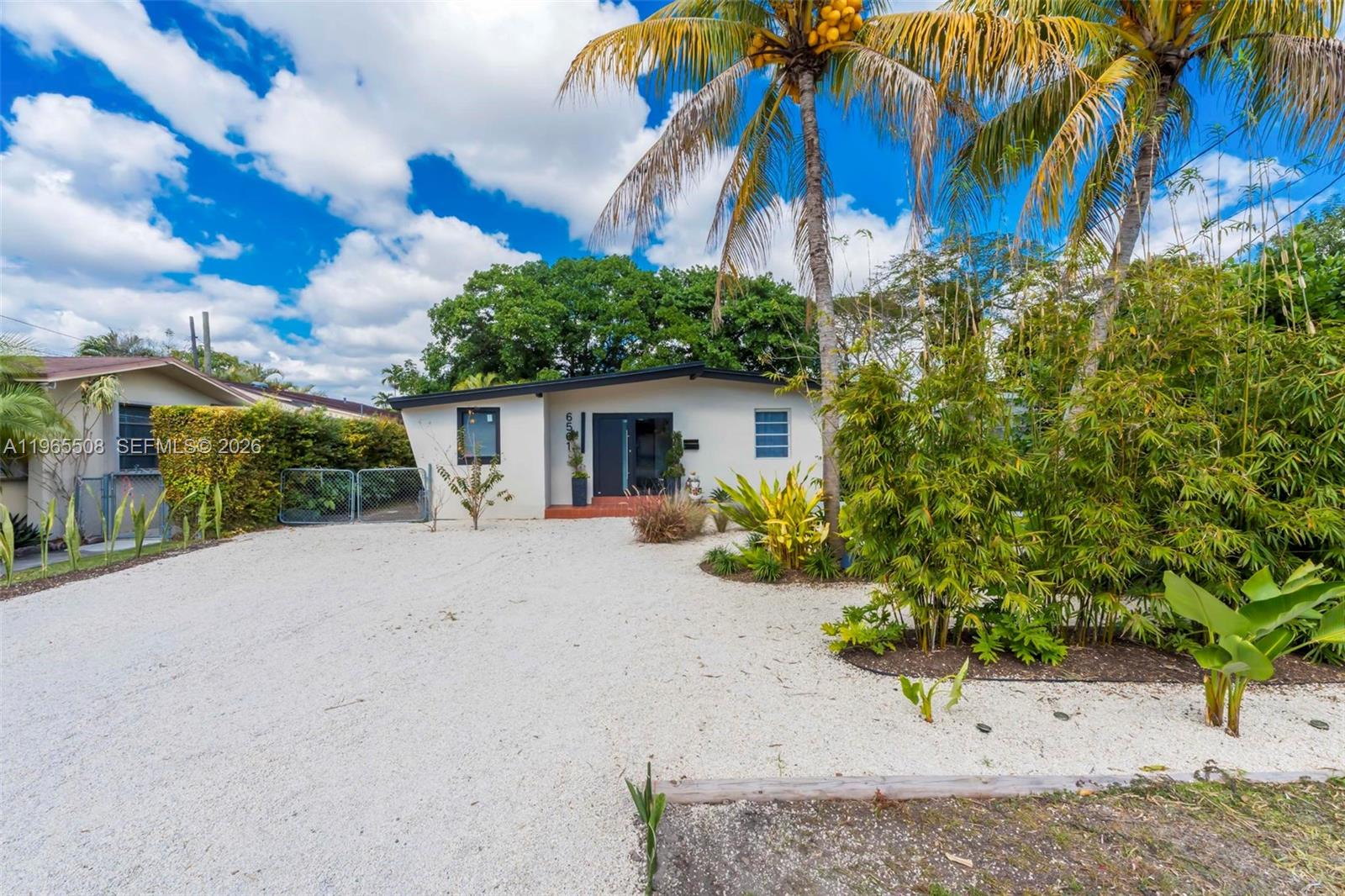 6561 SW 34th St Miami, FL 33155