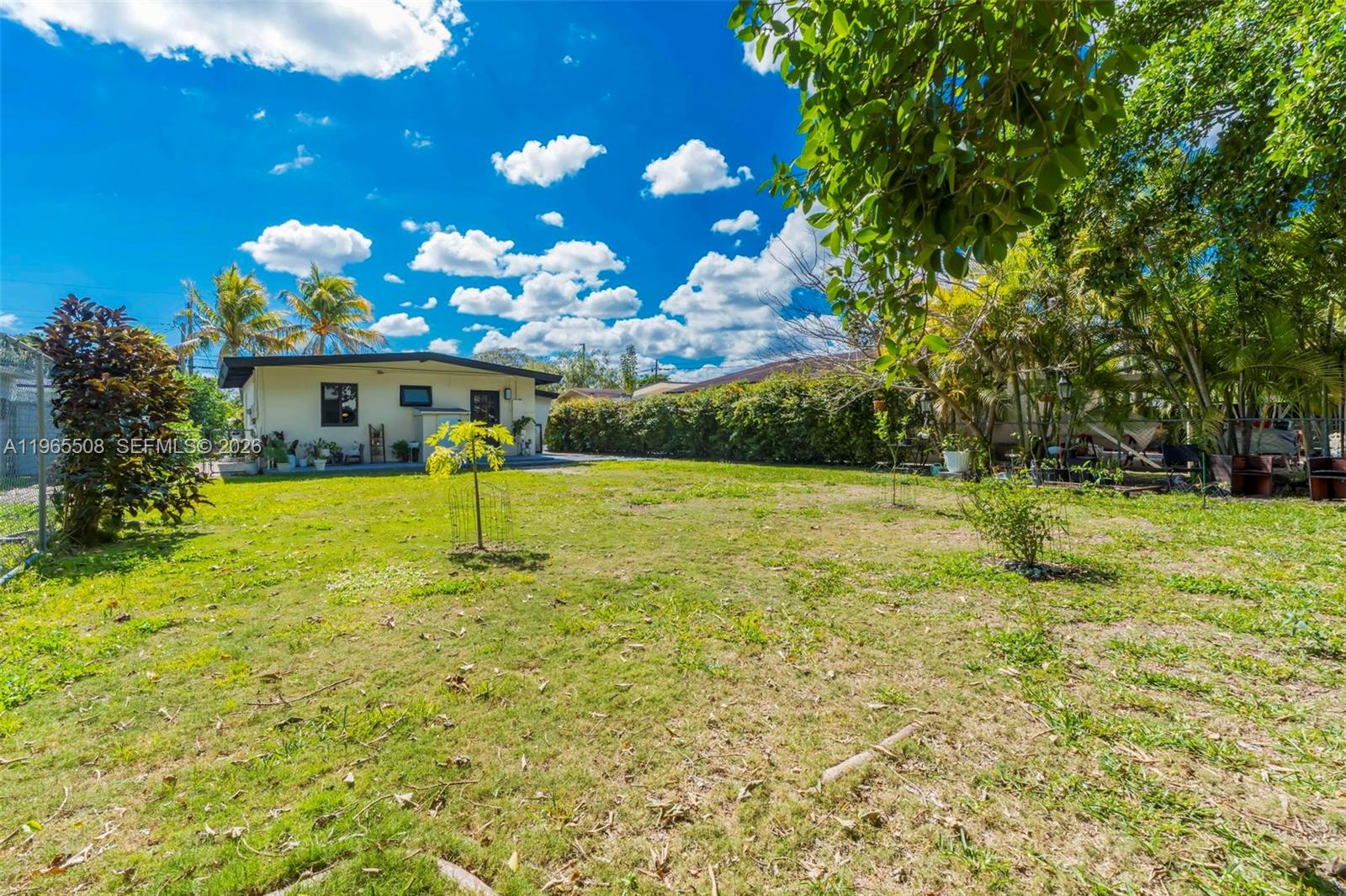 6561 SW 34th St Miami, FL 33155