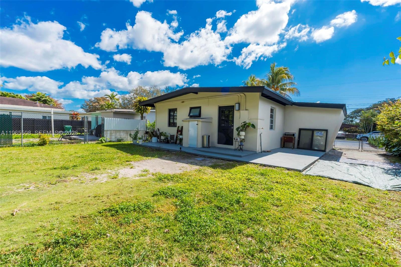 6561 SW 34th St Miami, FL 33155