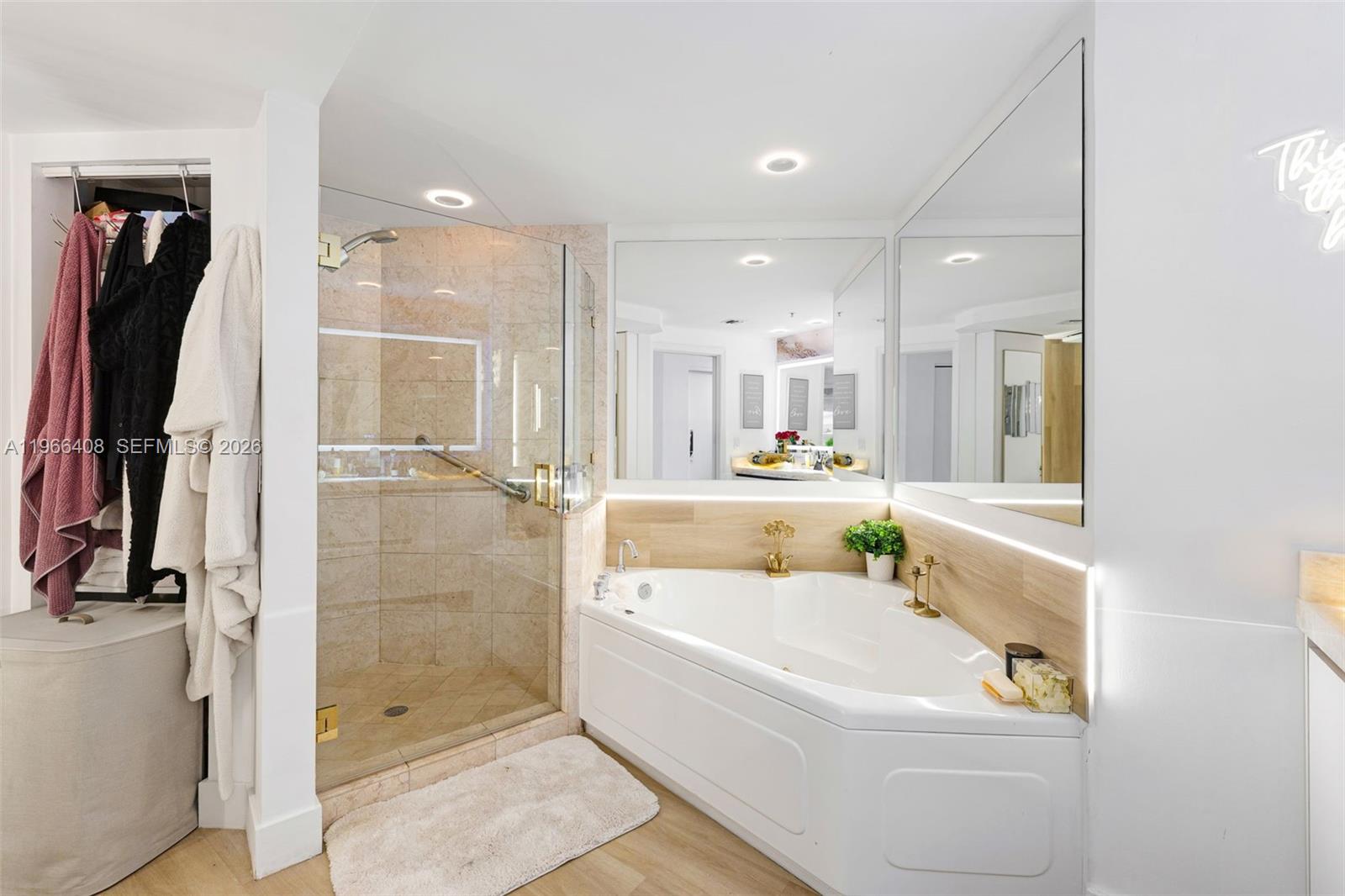 848 Brickell Key Dr #1601 Miami, FL 33131