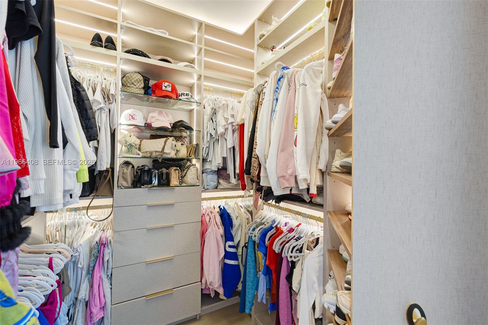 848 Brickell Key Dr #1601 Miami, FL 33131