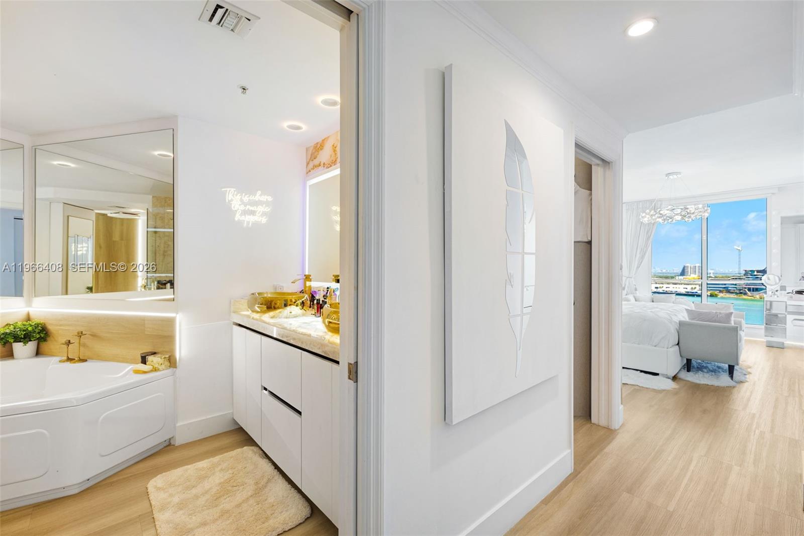 848 Brickell Key Dr #1601 Miami, FL 33131