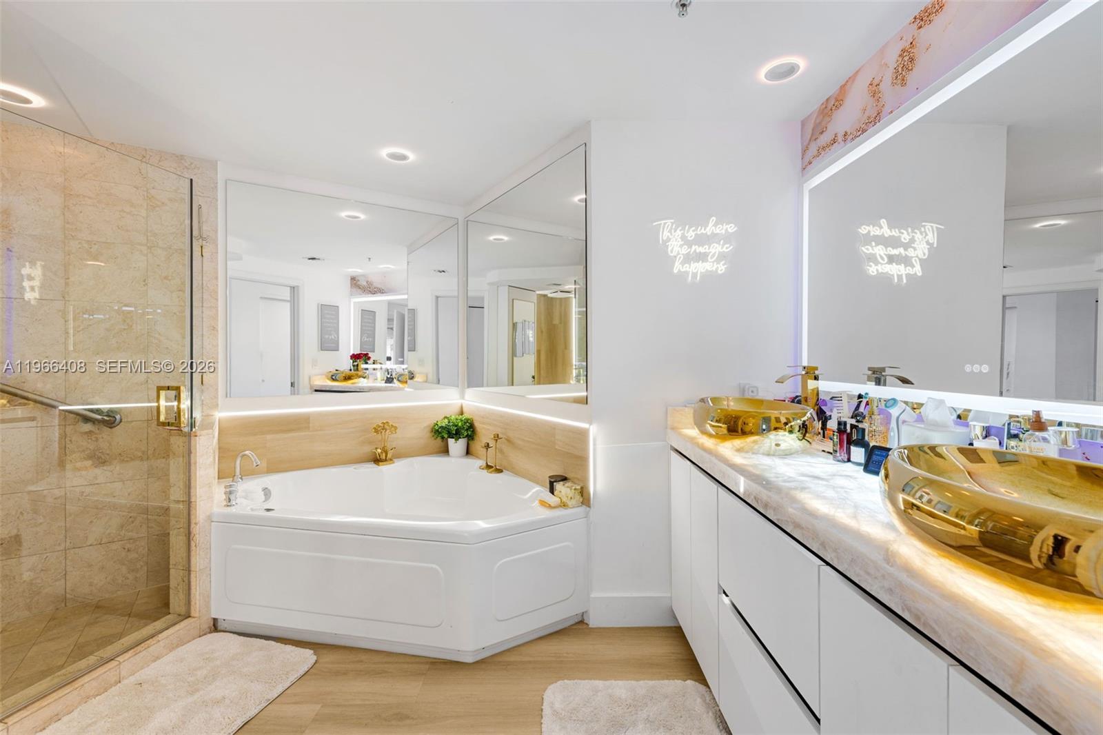 848 Brickell Key Dr #1601 Miami, FL 33131