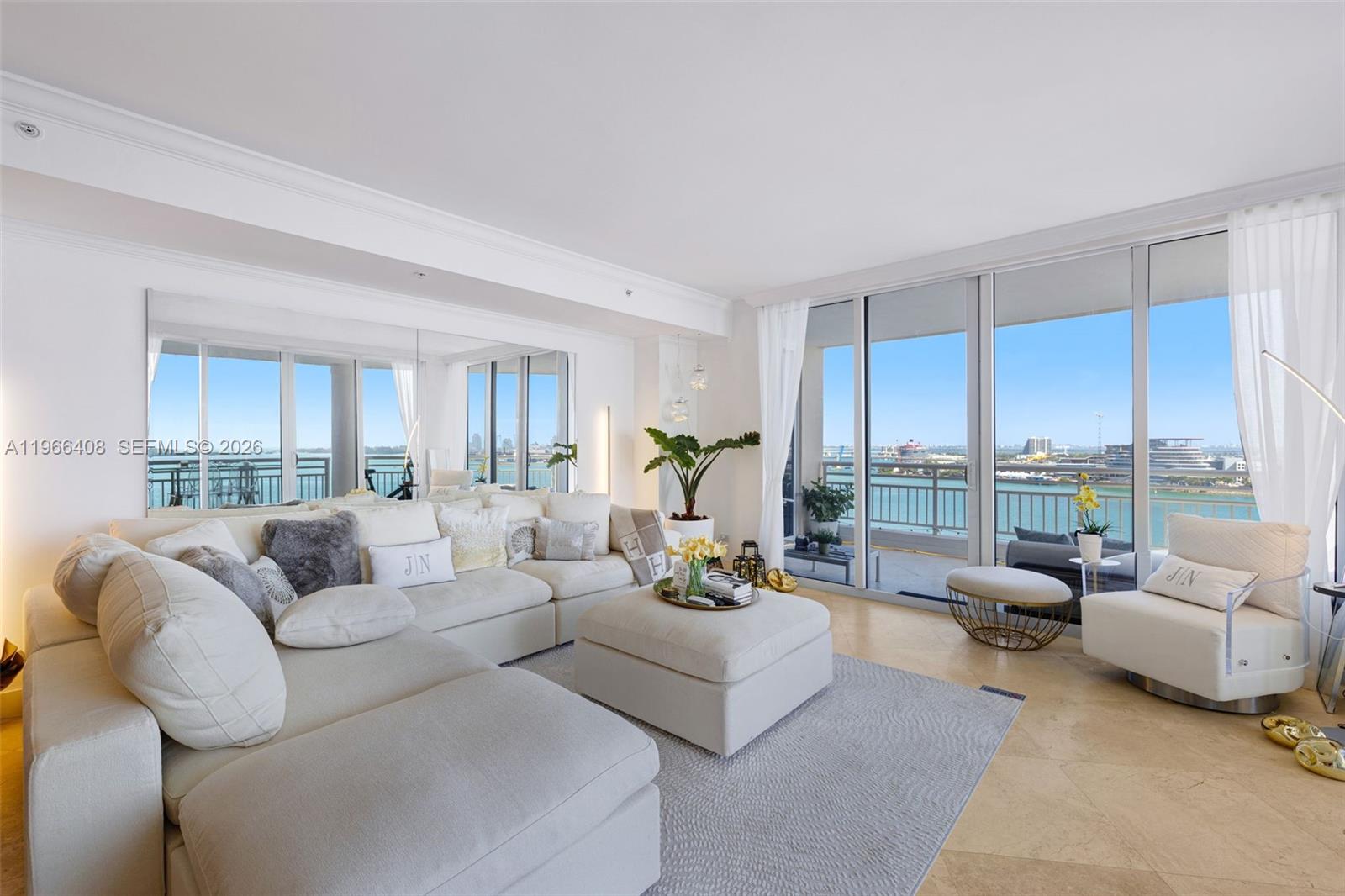 848 Brickell Key Dr #1601 Miami, FL 33131