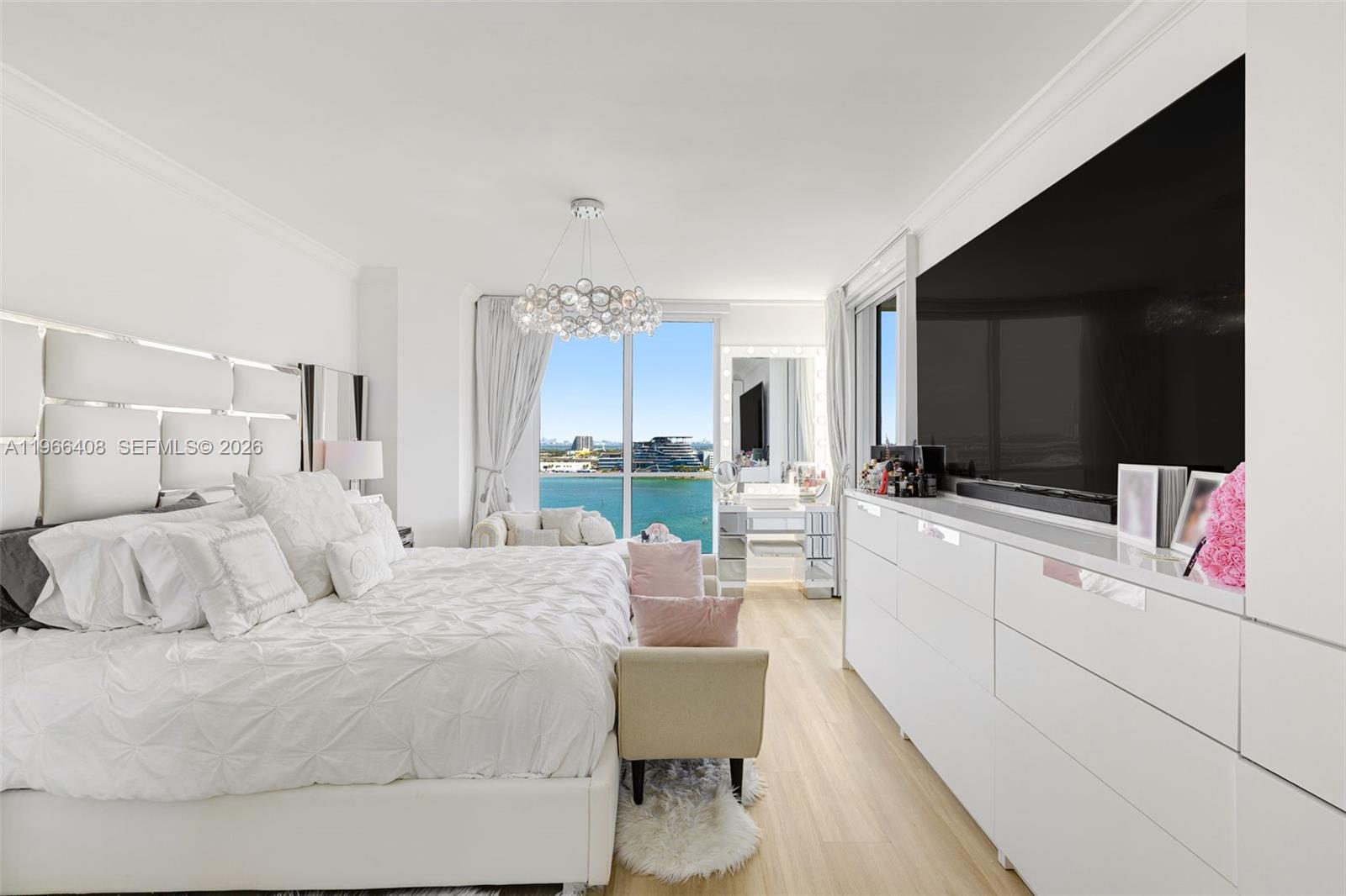 848 Brickell Key Dr #1601 Miami, FL 33131