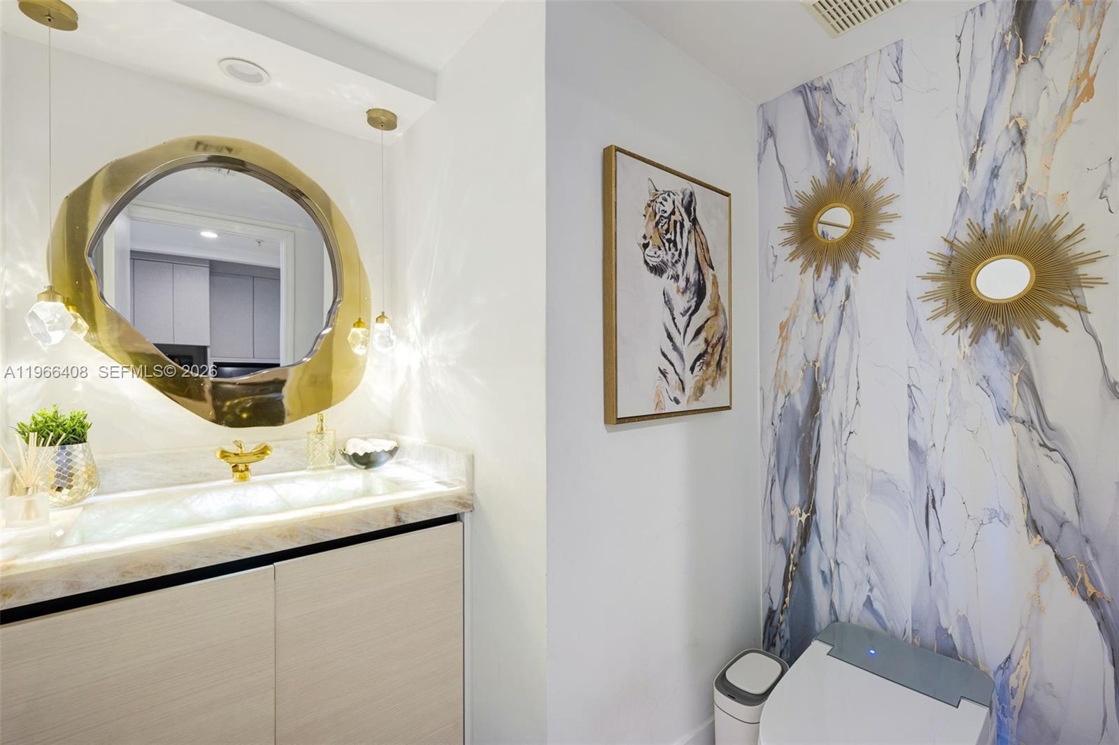 848 Brickell Key Dr #1601 Miami, FL 33131