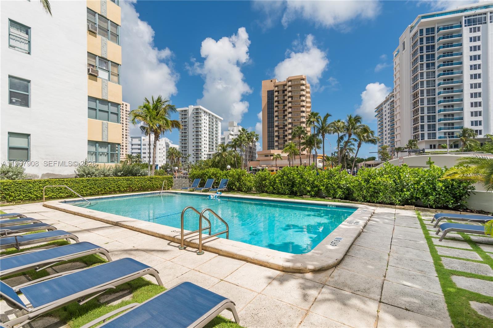 2421 Lake Pancoast Dr #2C Miami Beach, FL 33140
