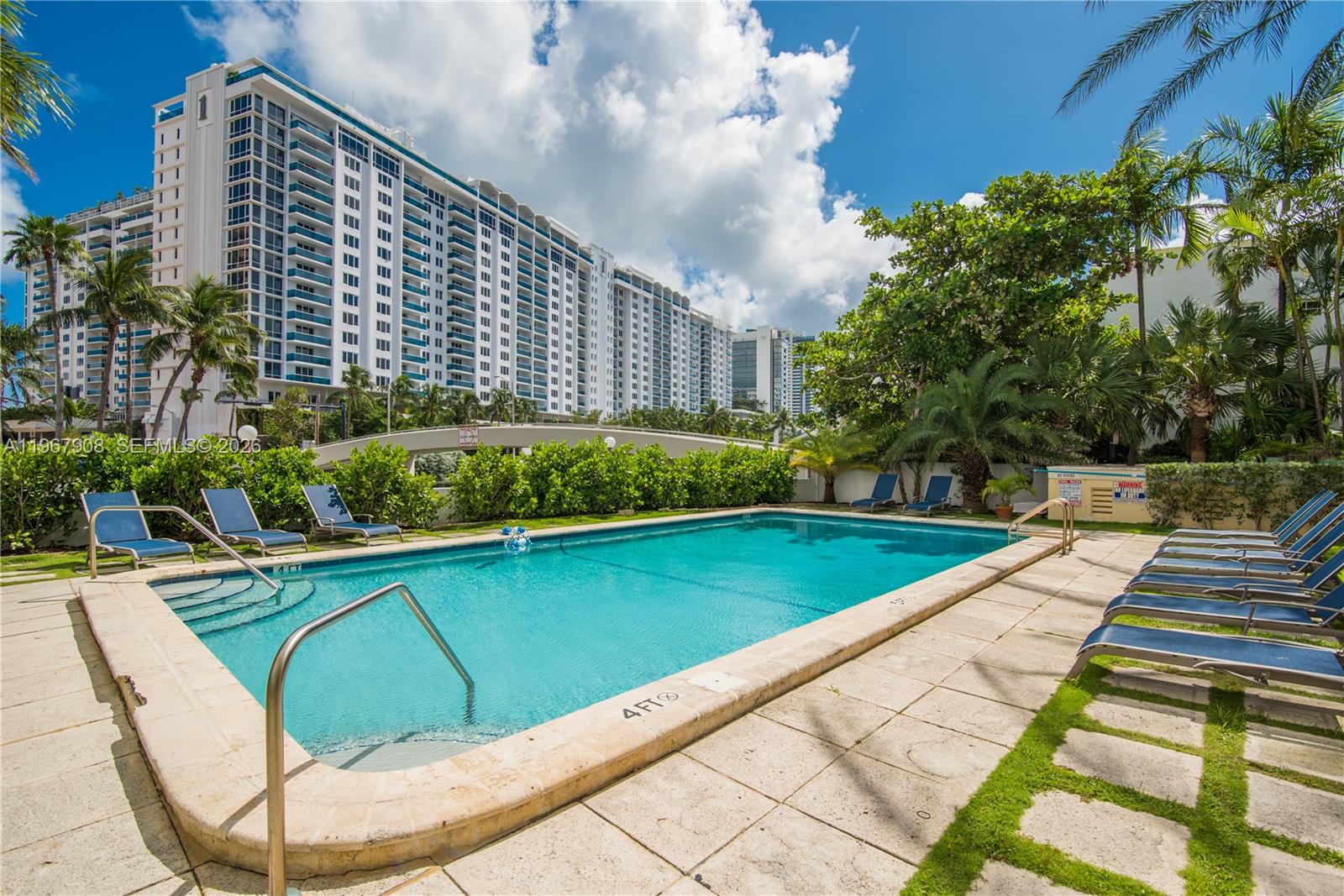 2421 Lake Pancoast Dr #2C Miami Beach, FL 33140