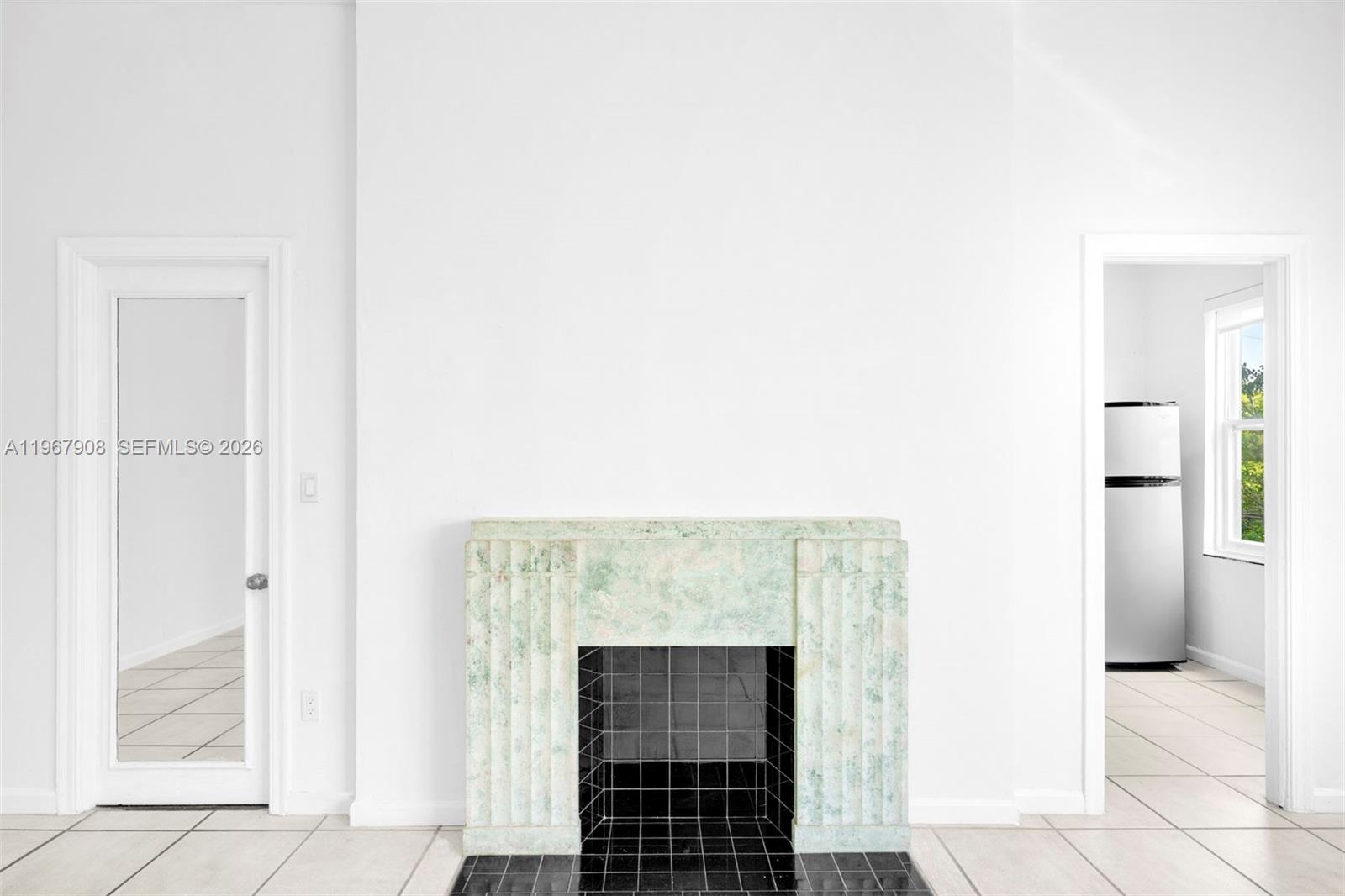 2421 Lake Pancoast Dr #2C Miami Beach, FL 33140