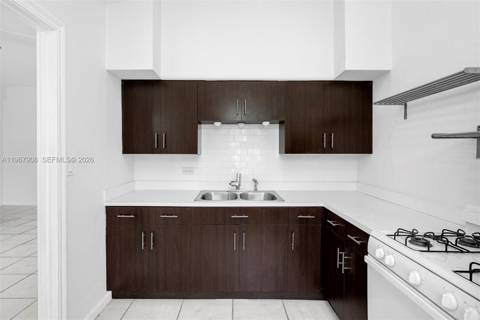 2421 Lake Pancoast Dr #2C Miami Beach, FL 33140