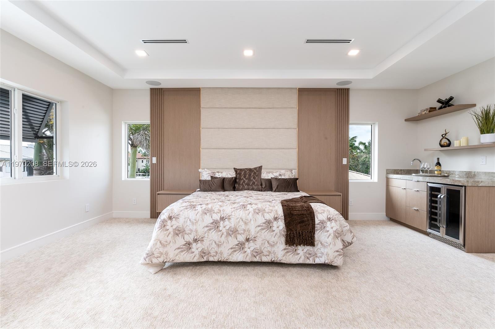 3740 NE 29th Ave Lighthouse Point, FL 33064