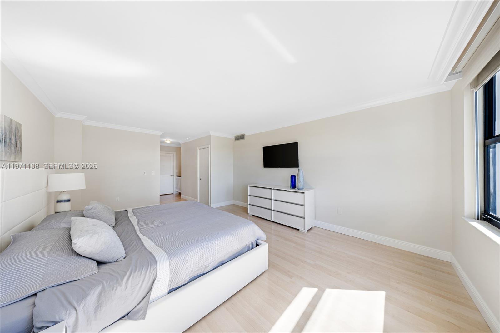 9801 Collins Ave #5S Bal Harbour, FL 33154