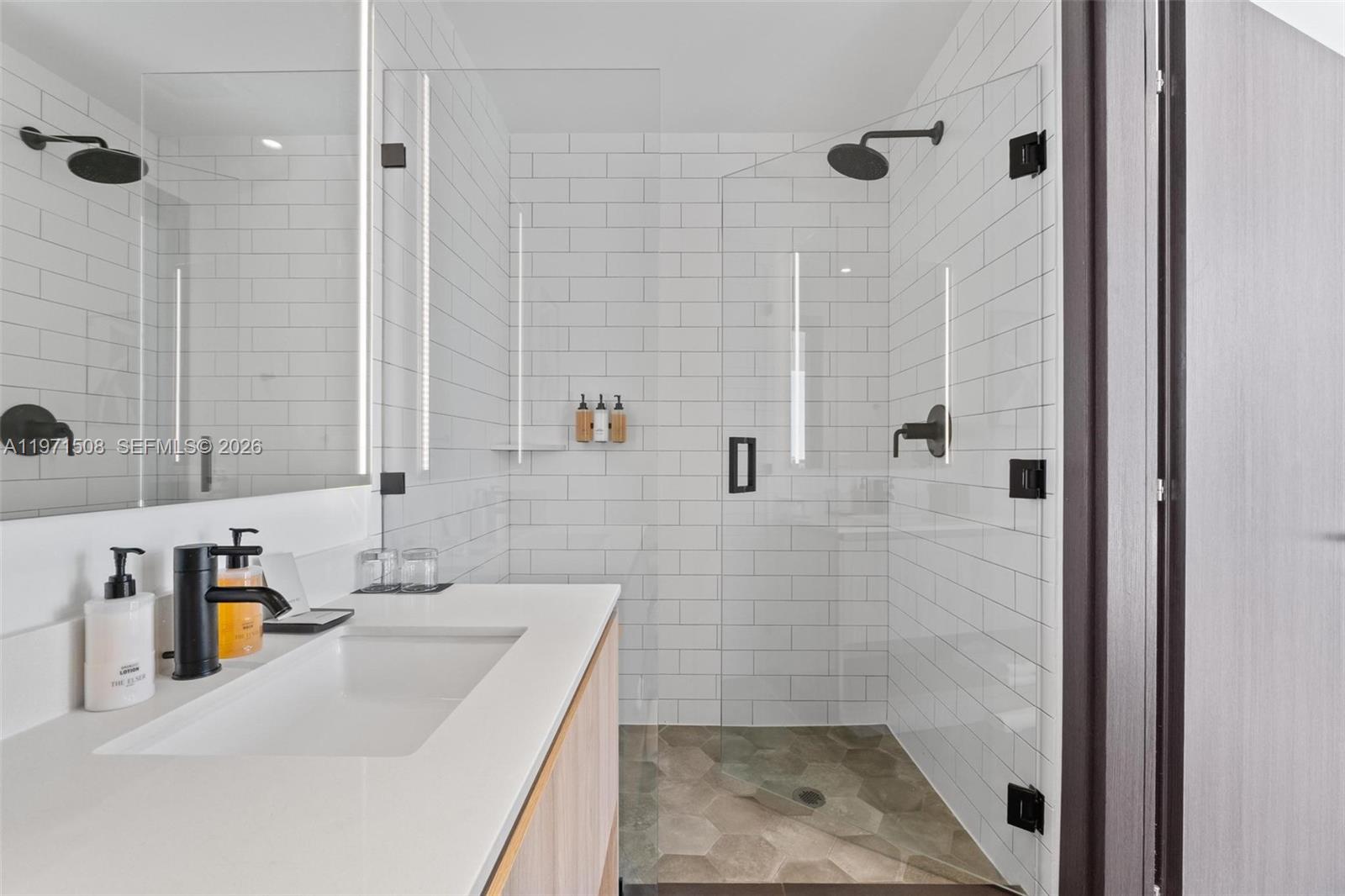 398 NE 5th St #3218 Miami, FL 33132