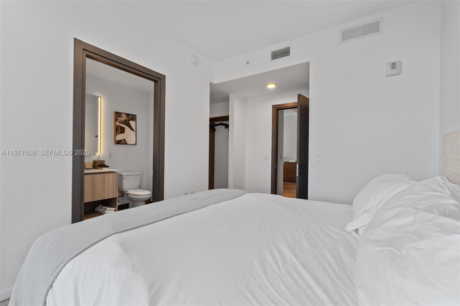 398 NE 5th St #3218 Miami, FL 33132