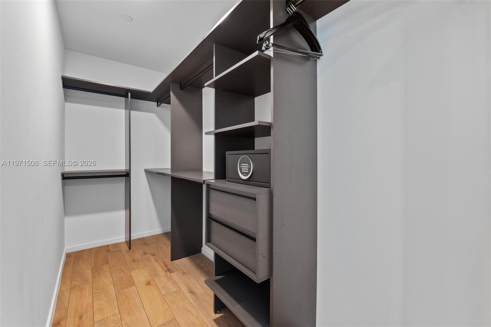 398 NE 5th St #3218 Miami, FL 33132