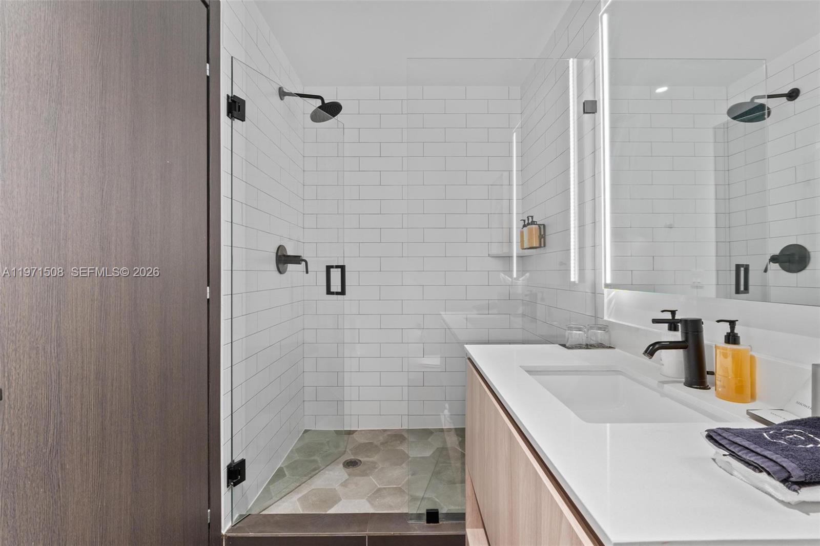 398 NE 5th St #3218 Miami, FL 33132