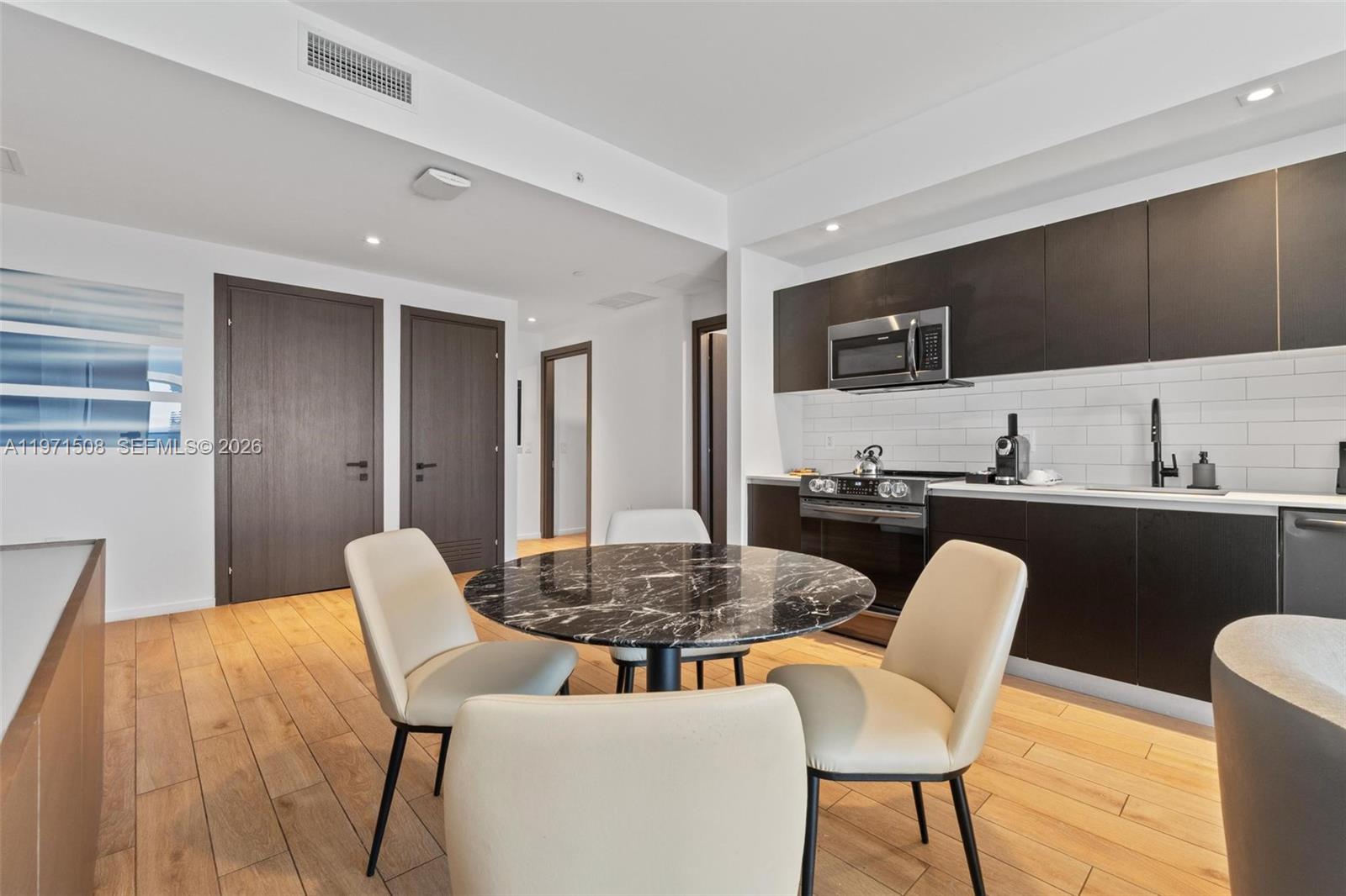 398 NE 5th St #3218 Miami, FL 33132