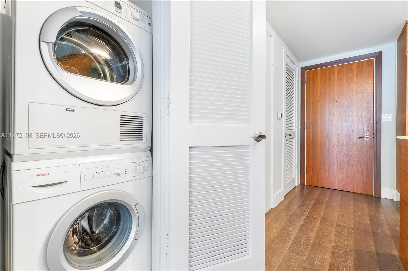 5875 Collins Ave #1004 Miami Beach, FL 33140