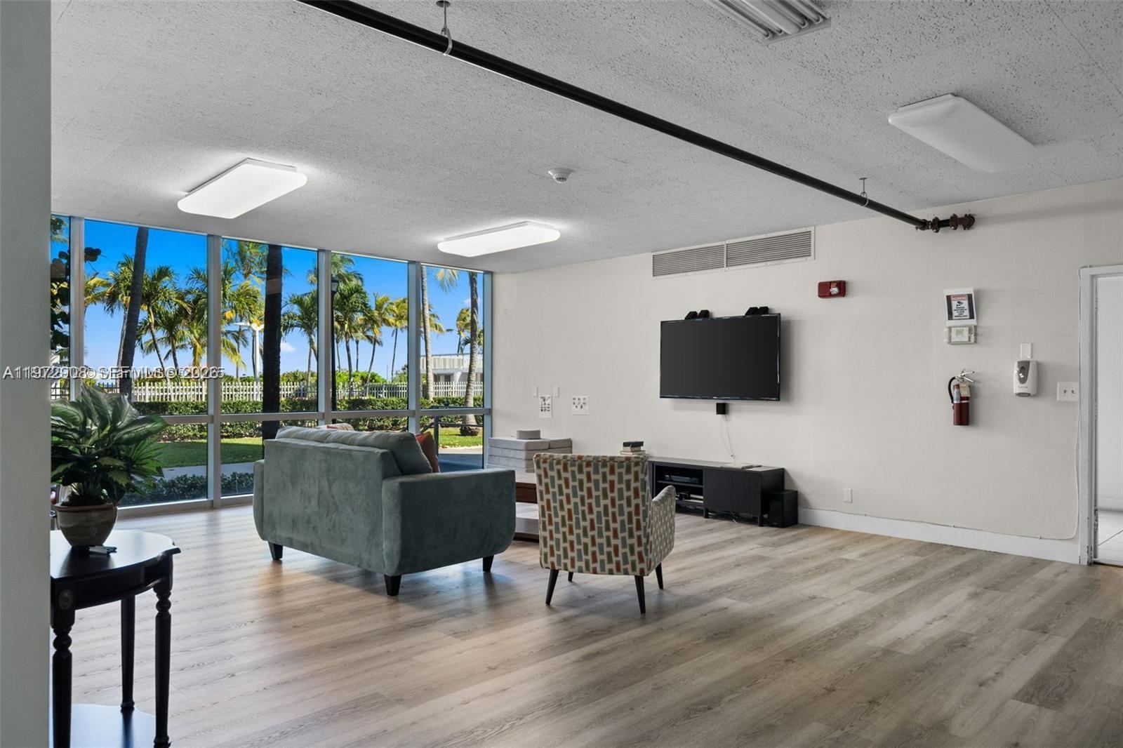 2655 Collins Ave #1404 Miami Beach, FL 33140