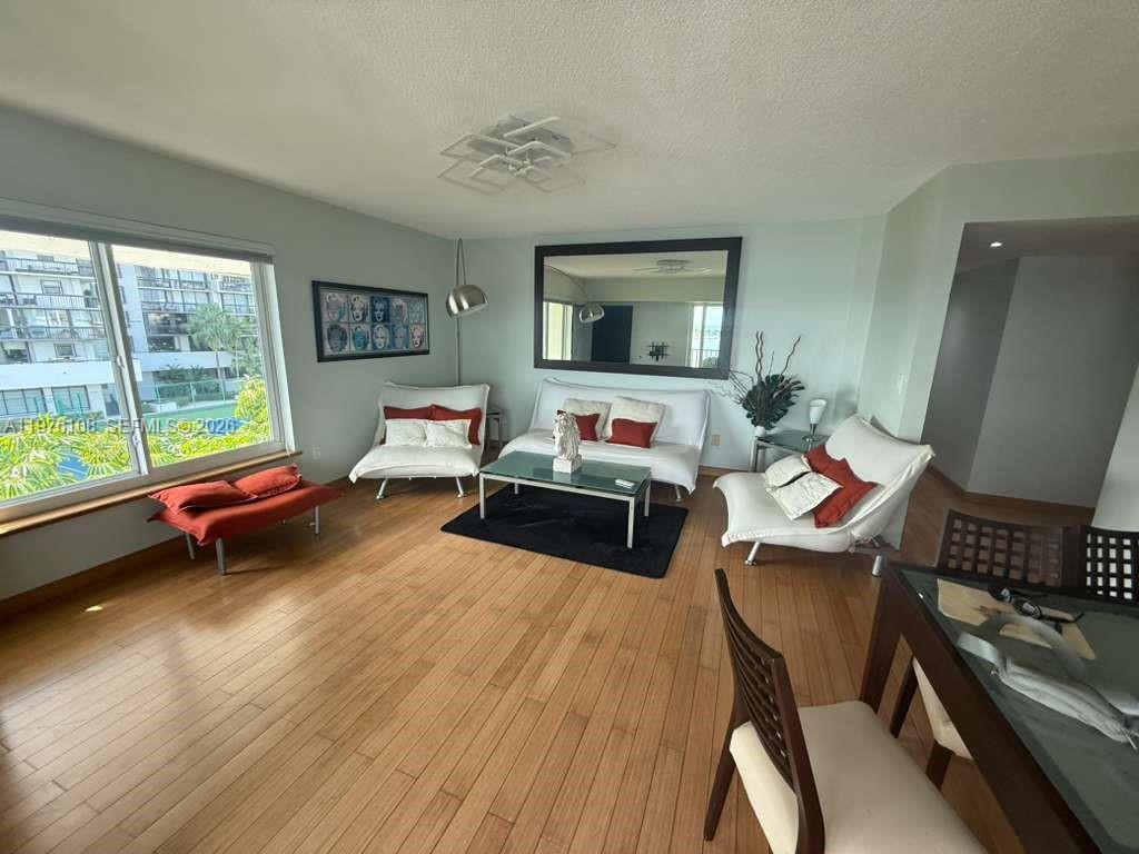 2201 Brickell Ave #98 Miami, FL 33129