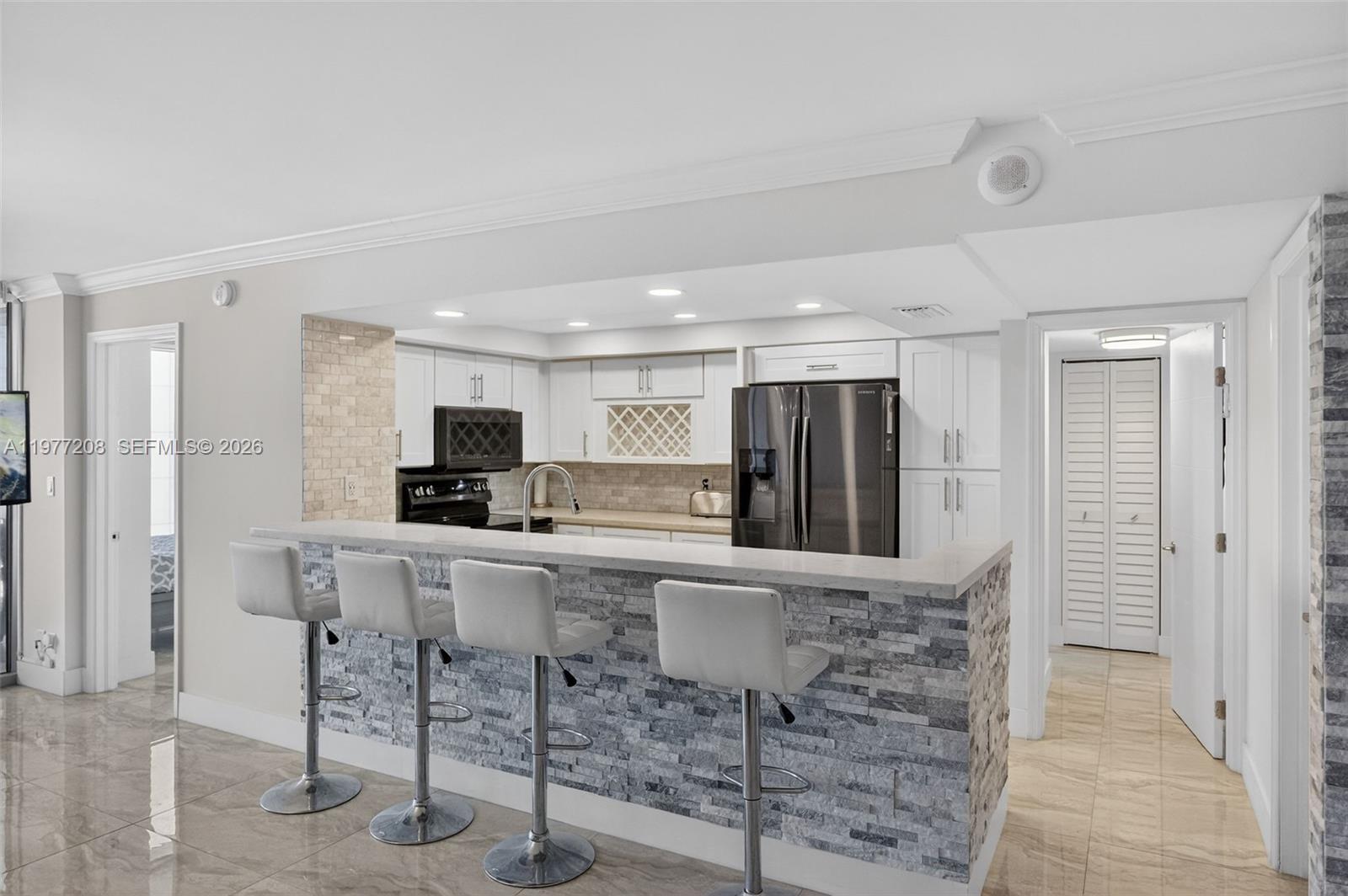 2655 Collins Ave #1407 Miami Beach, FL 33140