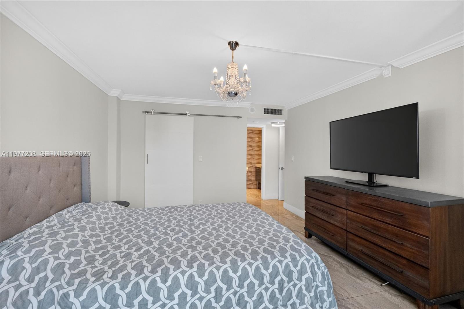 2655 Collins Ave #1407 Miami Beach, FL 33140