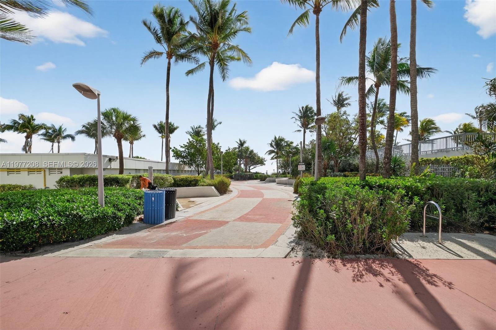 2655 Collins Ave #1407 Miami Beach, FL 33140