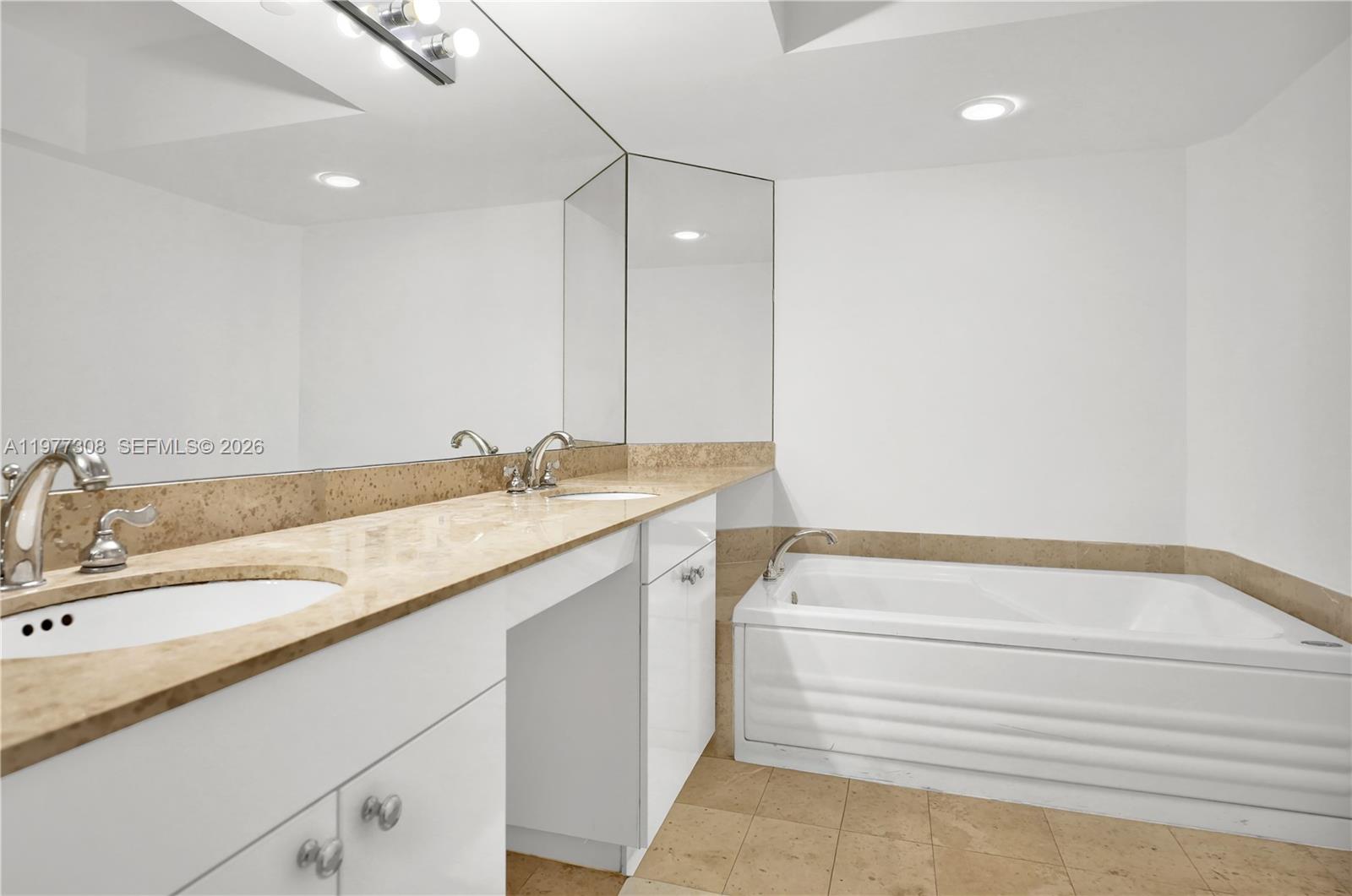 image Blue Diamond27