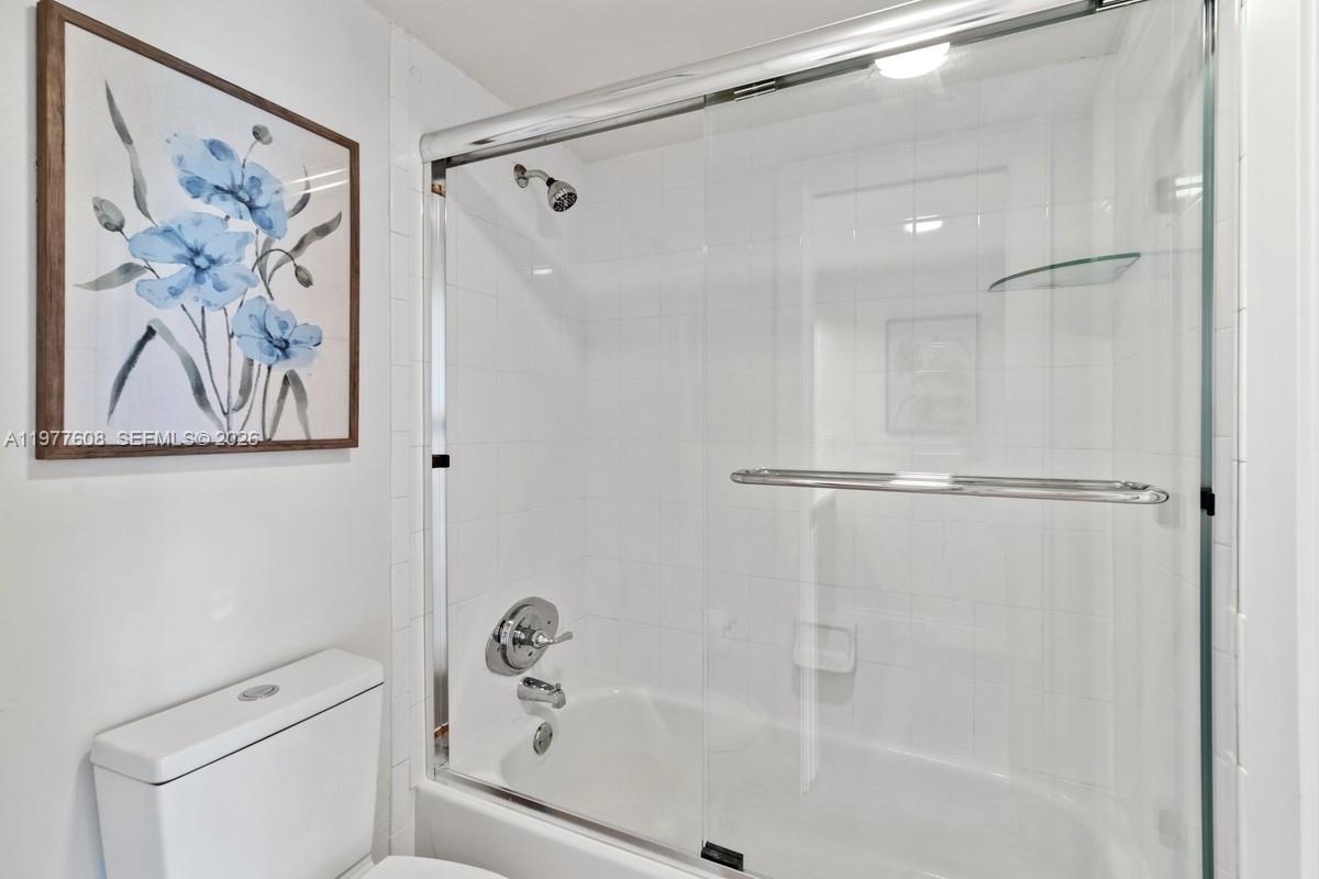 6902 N Kendall Dr #E403 Pinecrest, FL 33156