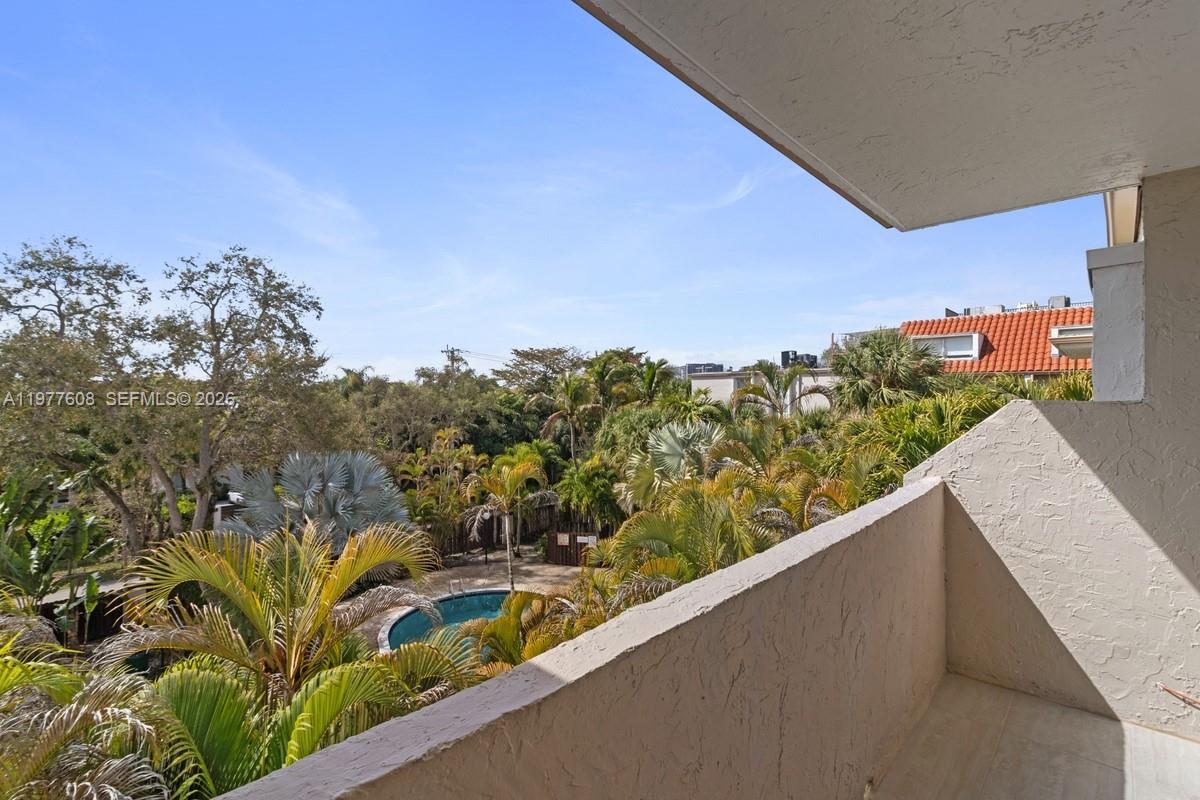 6902 N Kendall Dr #E403 Pinecrest, FL 33156