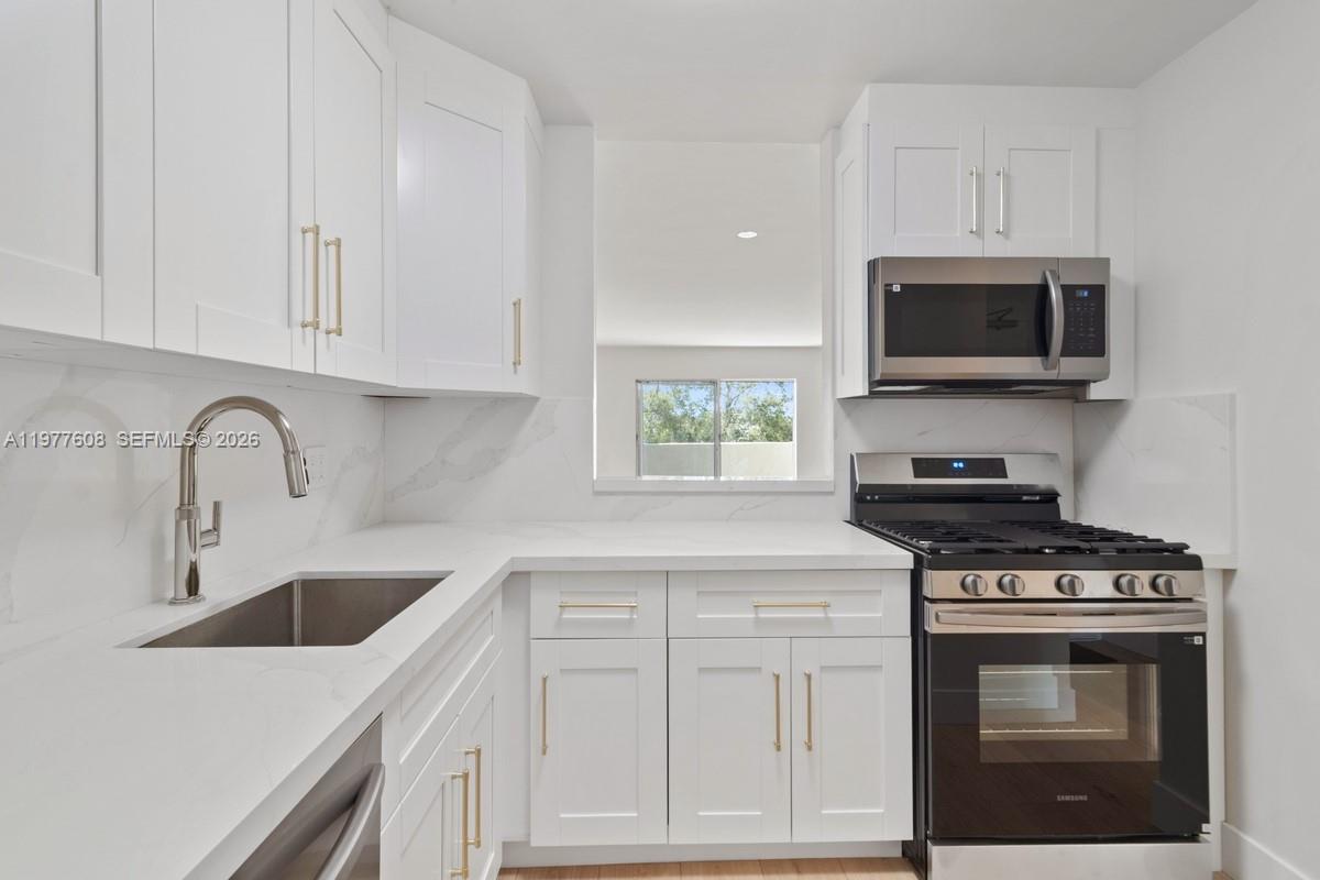 6902 N Kendall Dr #E403 Pinecrest, FL 33156