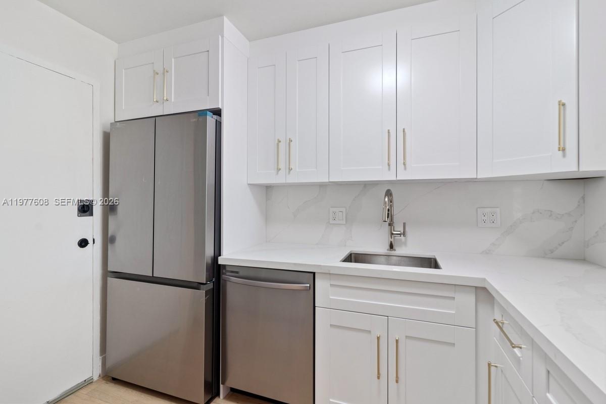 6902 N Kendall Dr #E403 Pinecrest, FL 33156