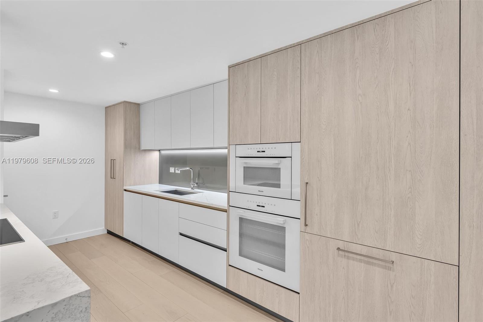 image La Baia Bay Harbor11