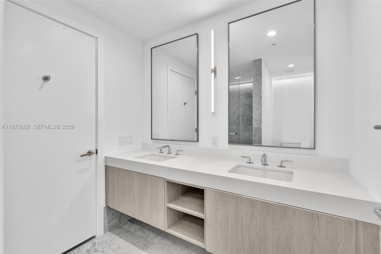 image La Baia Bay Harbor25