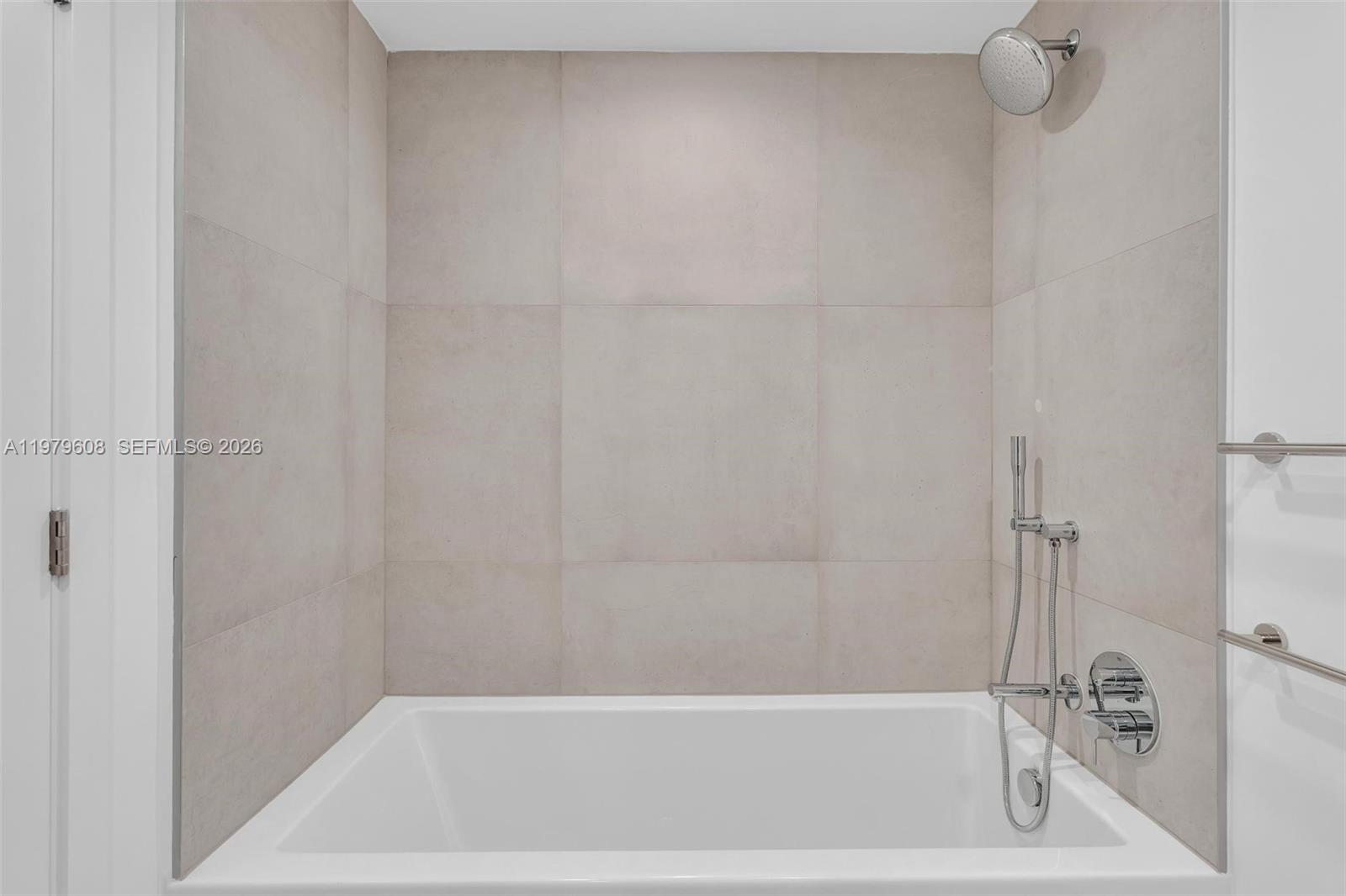 image La Baia Bay Harbor32