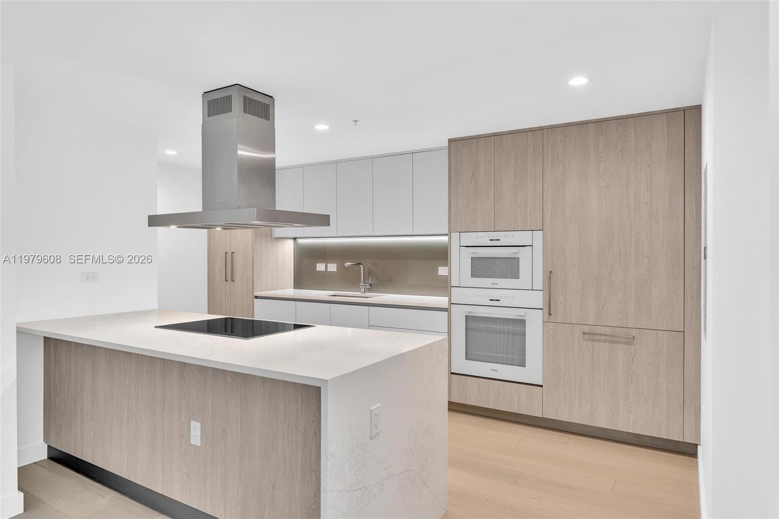 image La Baia Bay Harbor6