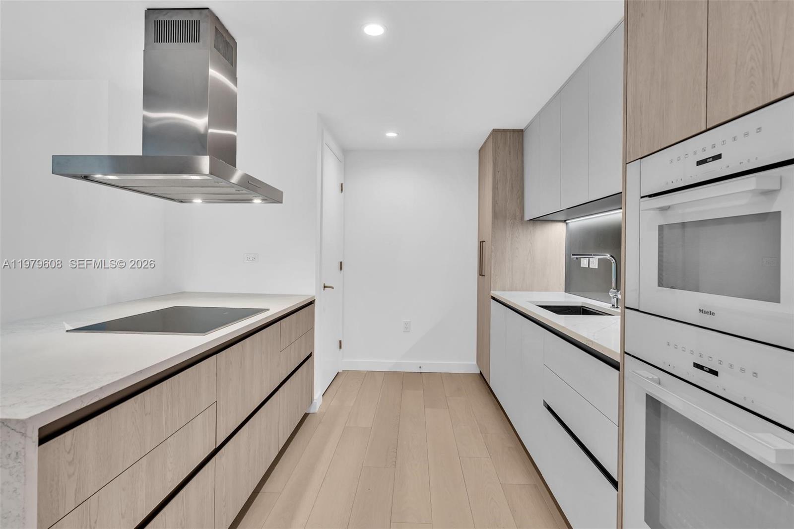 image La Baia Bay Harbor7