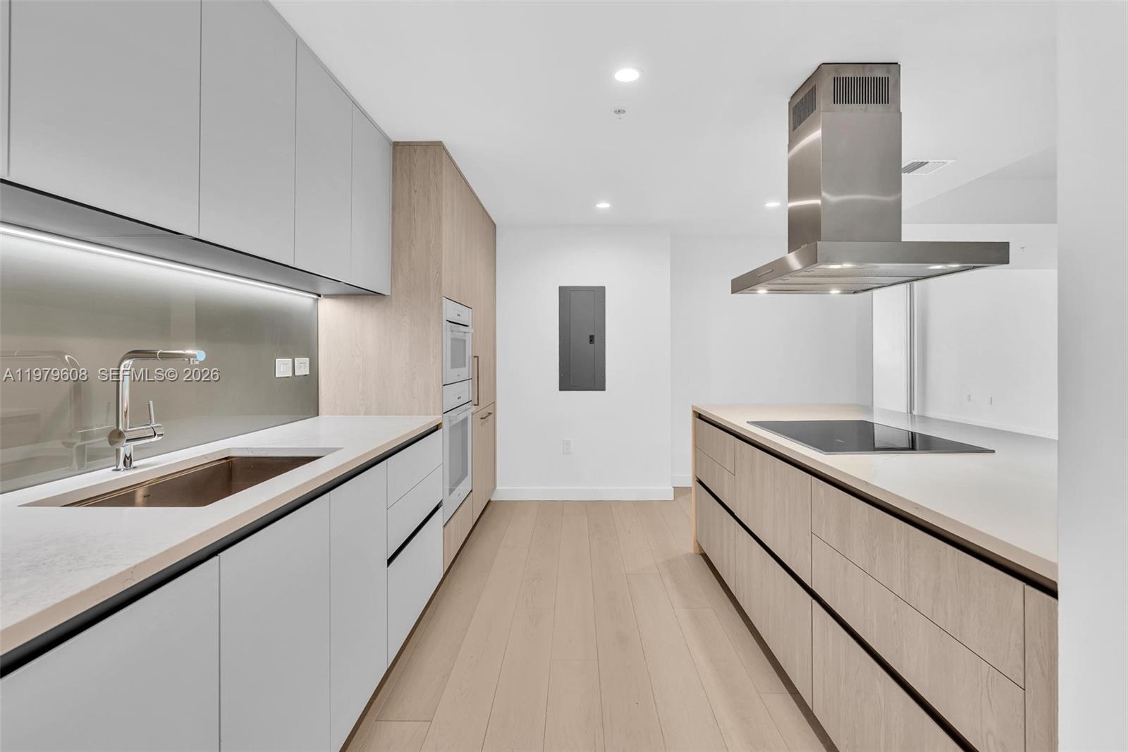 image La Baia Bay Harbor8