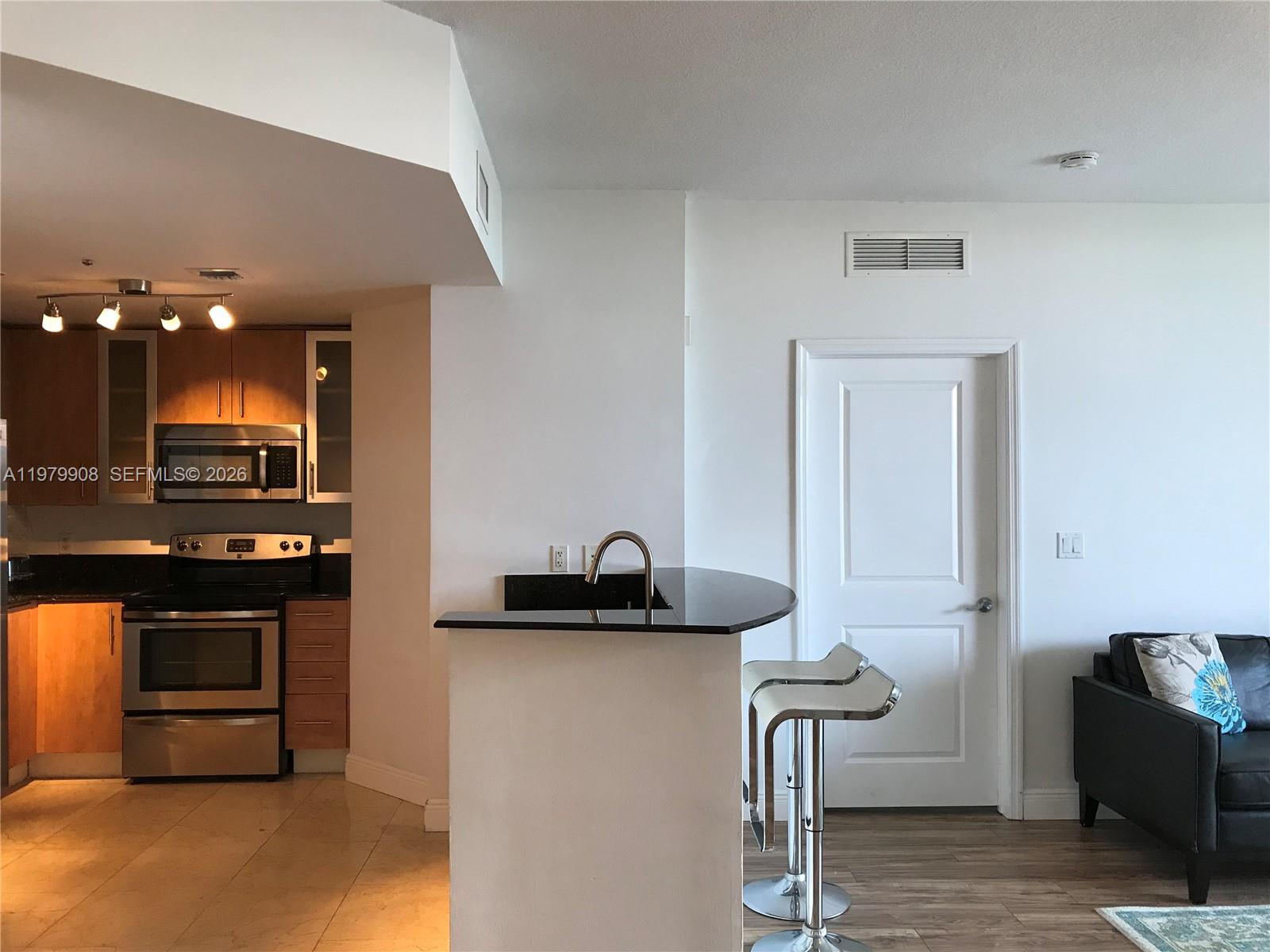 7900 Harbor Is Dr #523 North Bay Village, FL 33141