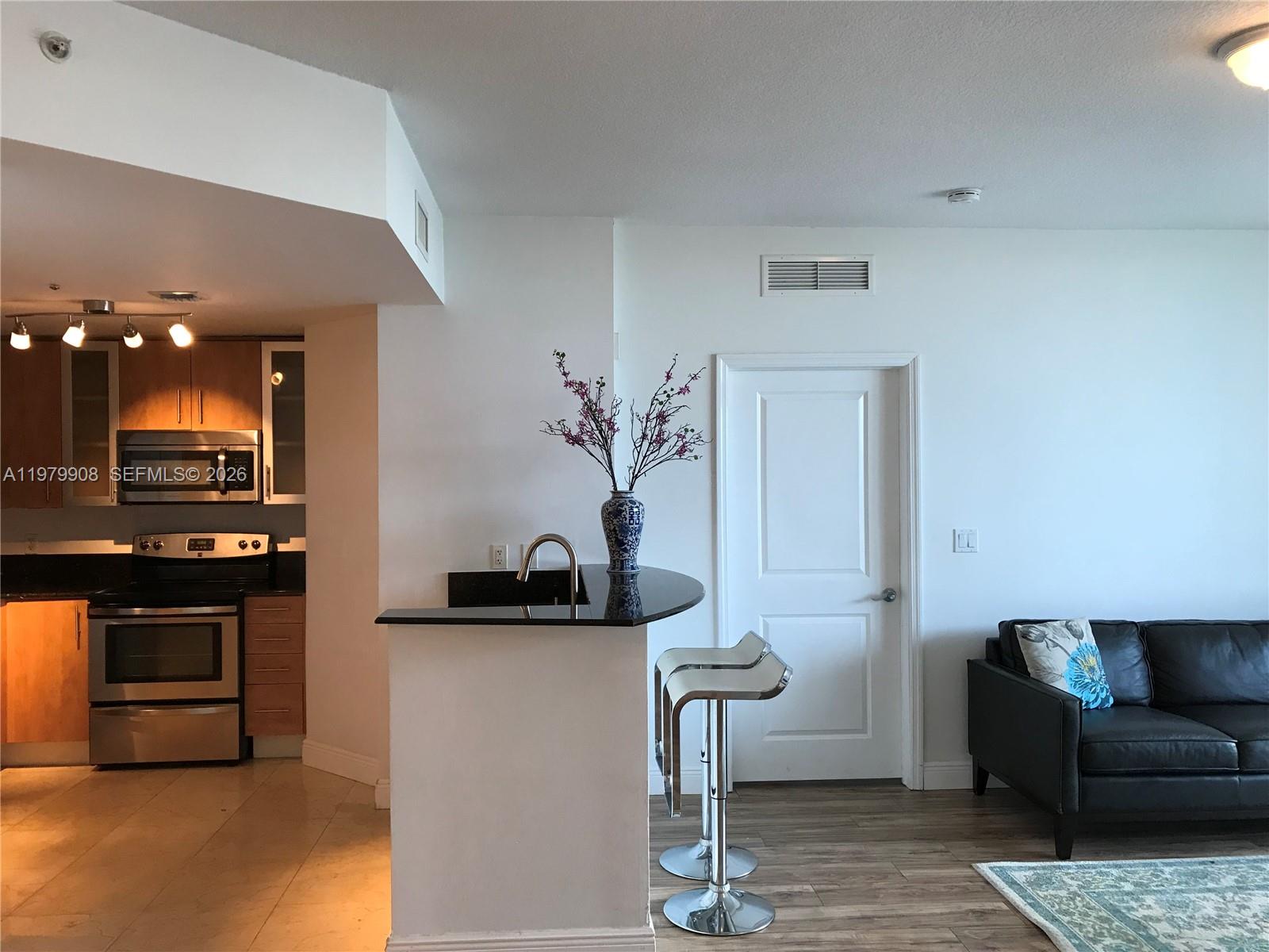 7900 Harbor Is Dr #523 North Bay Village, FL 33141