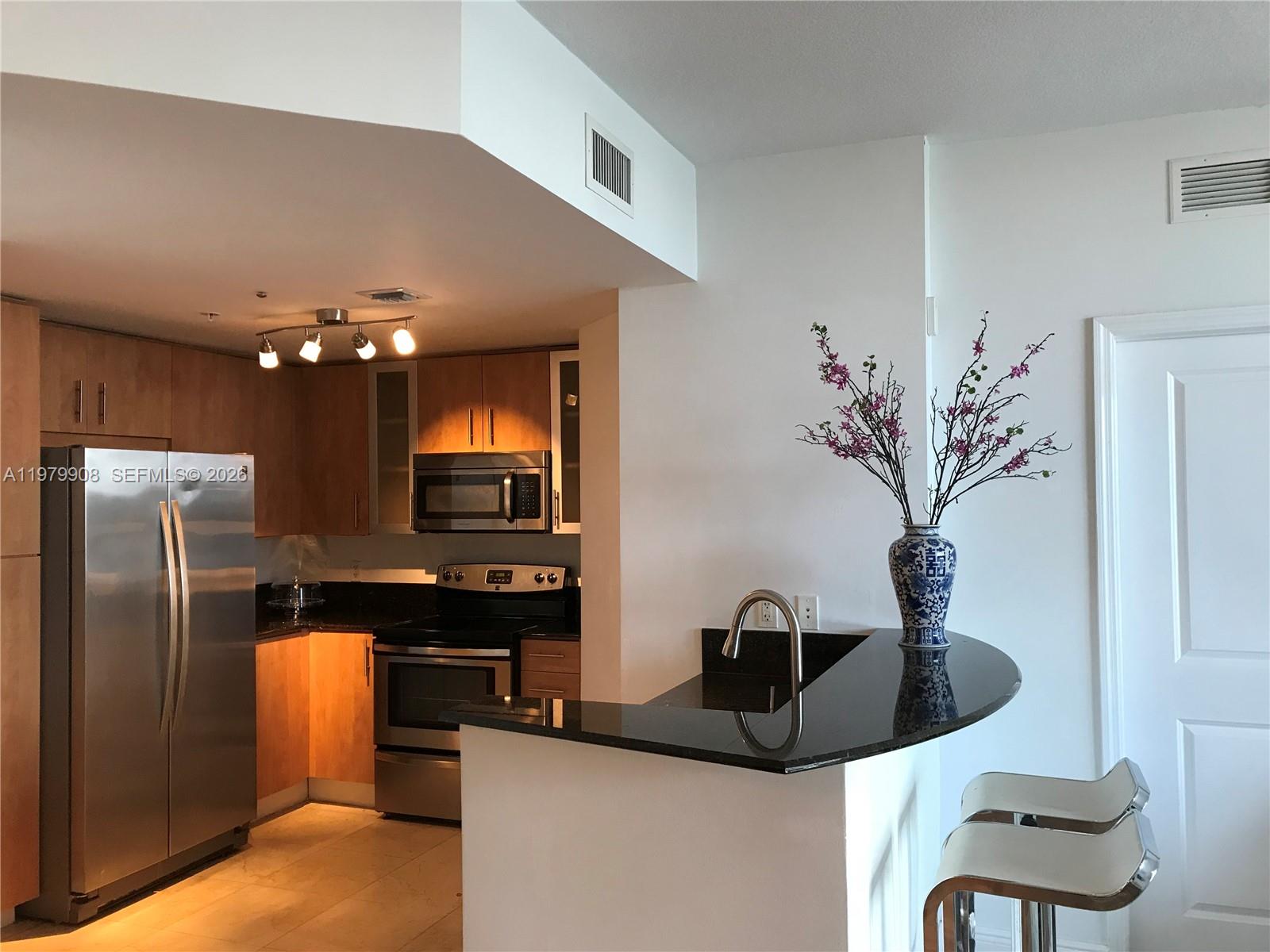 7900 Harbor Is Dr #523 North Bay Village, FL 33141