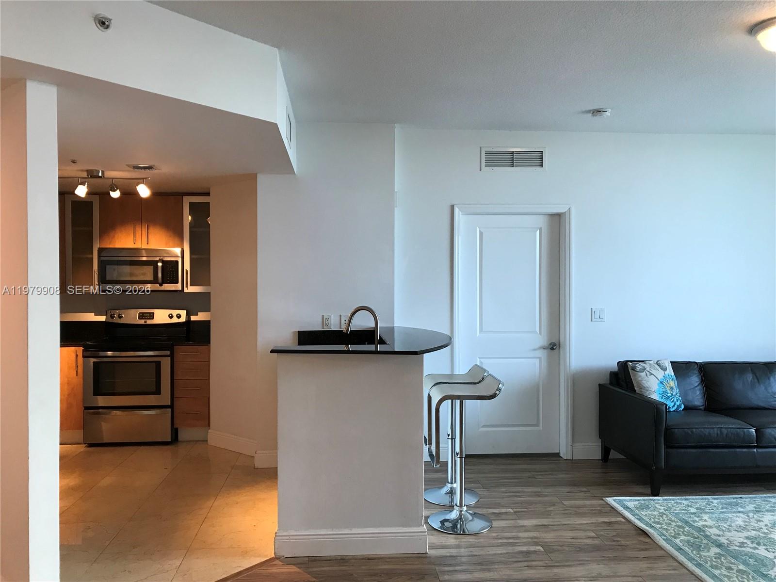 7900 Harbor Is Dr #523 North Bay Village, FL 33141